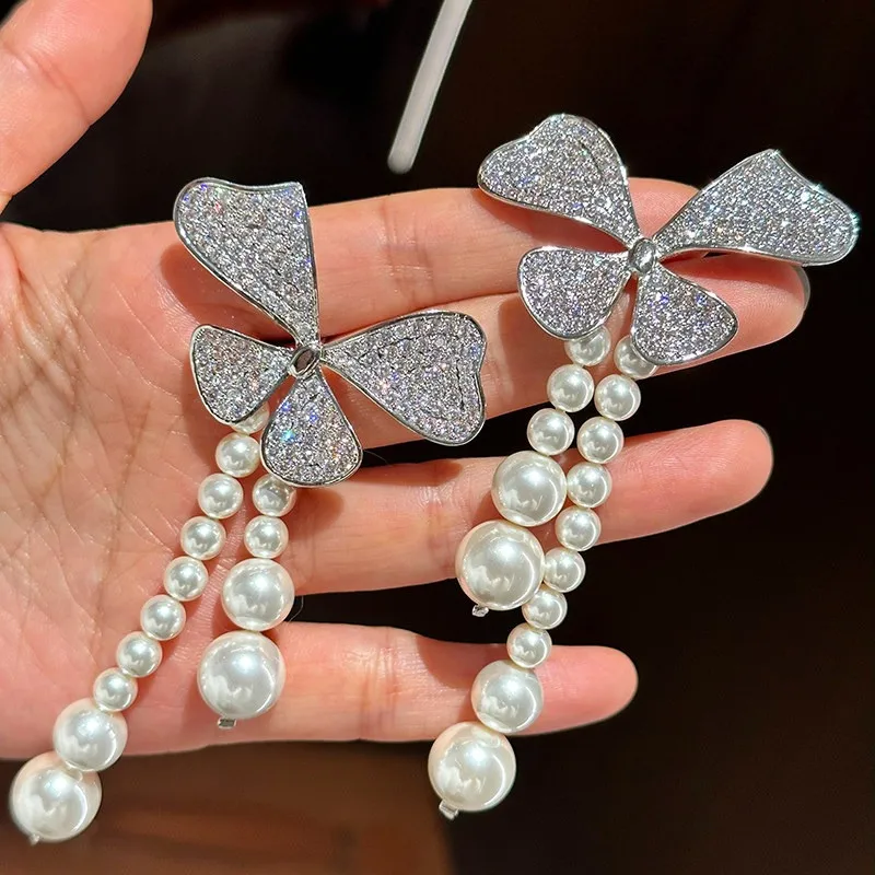 pendientes-elegantes-exquisitos-de-circonita-larga-de-lujo-ligero-de-temperamento