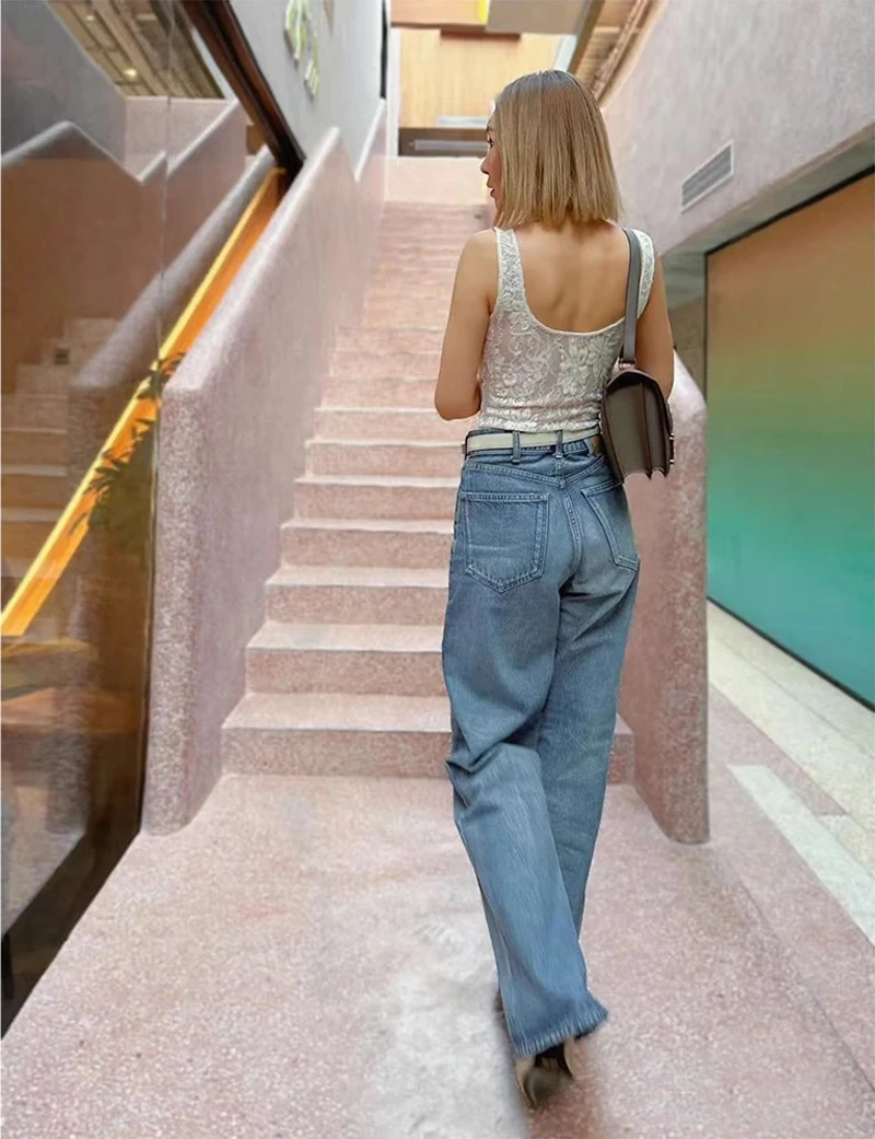 บอดี้สูทลูกไม้สองชั้นสําหรับผู้หญิงพร้อมรายละเอียดด้านหลังต่ํา