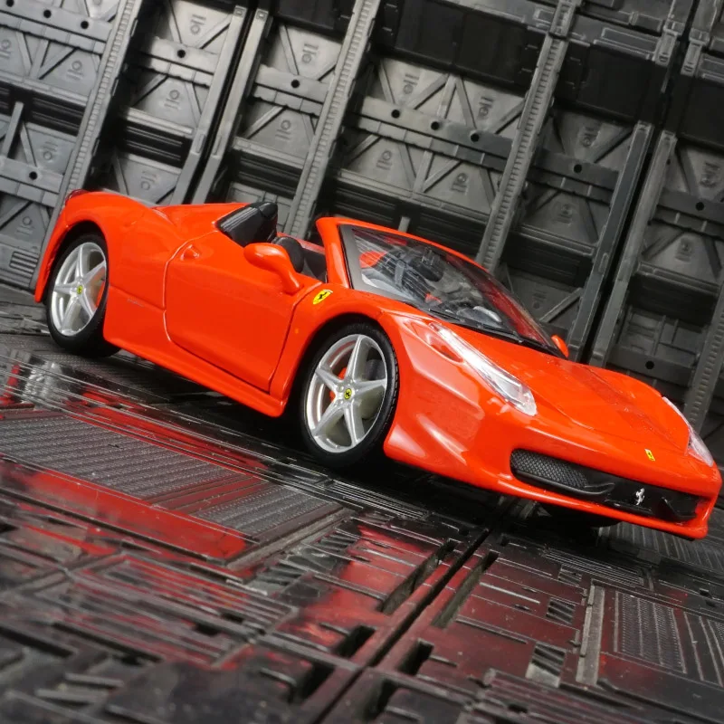 Bburago 1:24 gesimuleerde Ferrari 458 Spider legering converteerbare supercar model autodeur kan worden geopend rijke details, vakmanschap