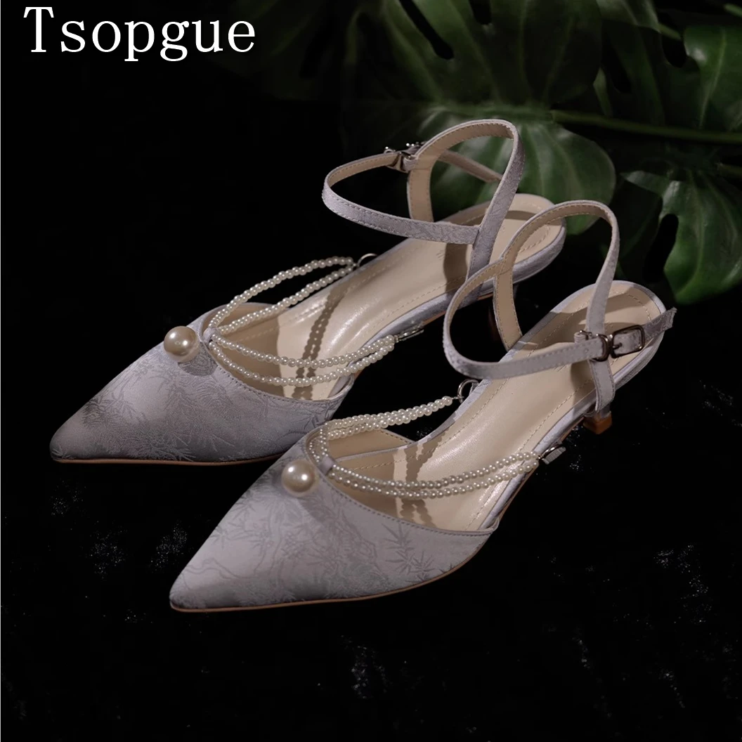 

Satin Embroidered Pearl Bride Wedding Shoes Luxury Design Pointed Toe Kitten Heels Pumps Elegant Ladies Party Dress Shoes