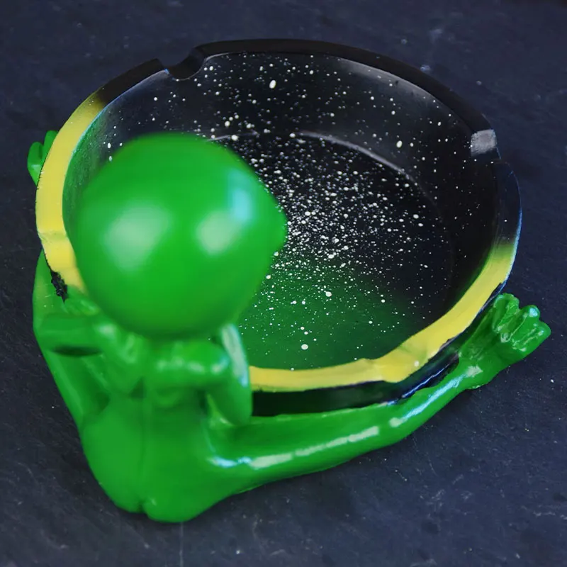 Exquisite Alien Creative Ashtray, Resin Ashtray,Portable Resin, Starry Sky, 1 Pc