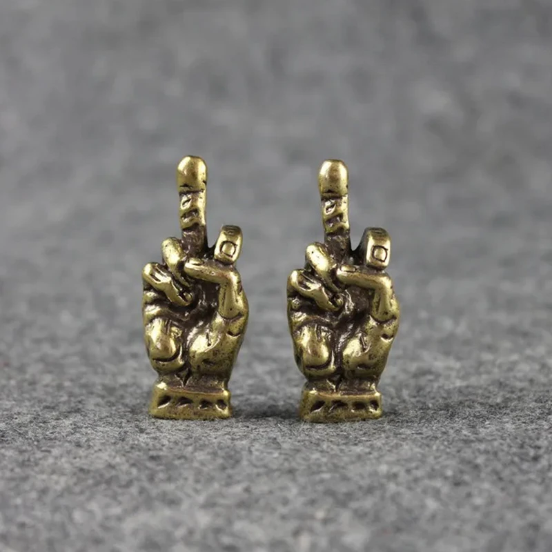 Copper Hand With Erect Middle Finger Up Statue Punk Style Vintage Brass Hand Miniature Ornaments Home Office Desk Decoration Toy