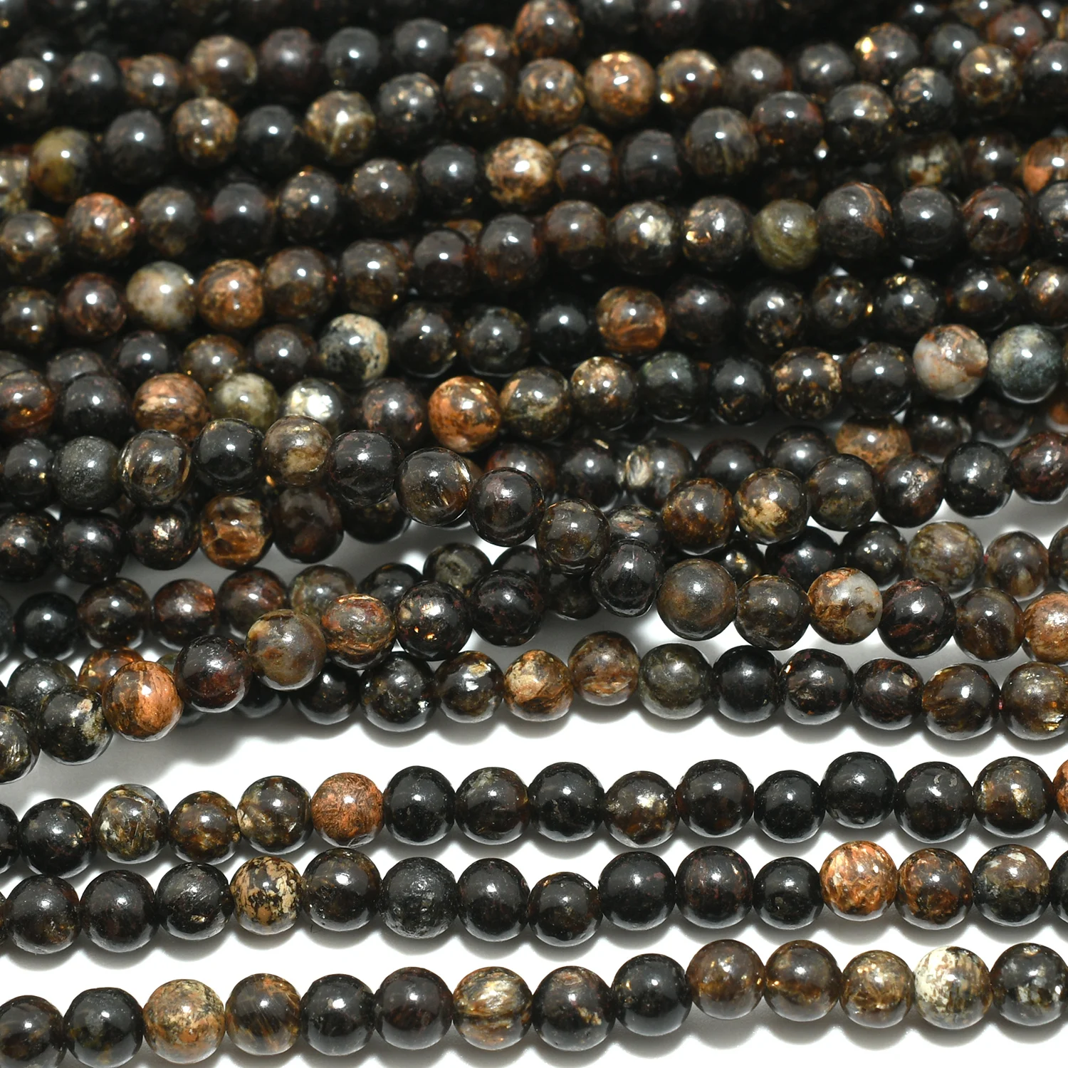 خرز دائري فضفاض من بيوتيت طبيعي 4 مم - 4.5 مم، غير مستدير مثالي