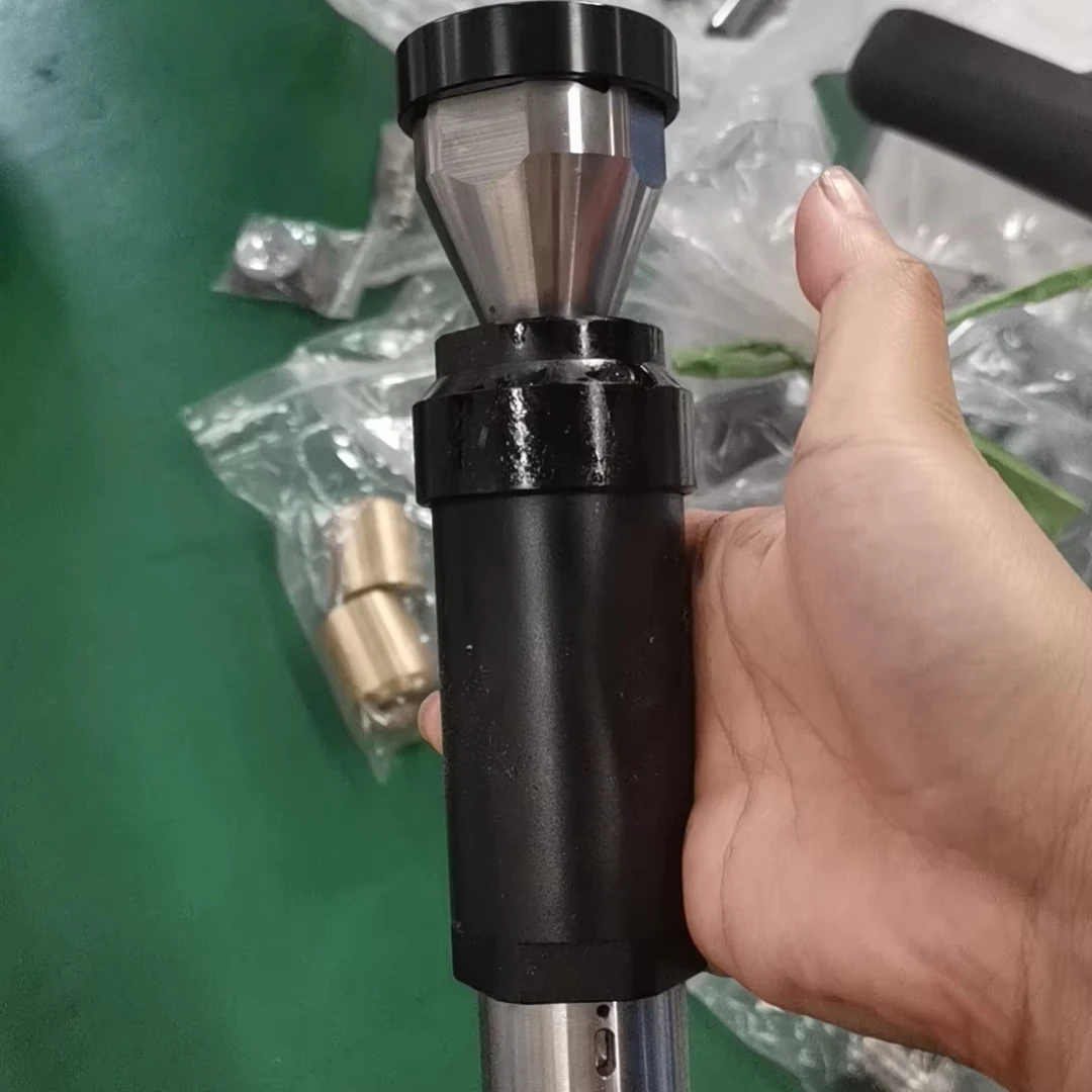 

Вращающаяся насадка для очистки водоструйной струи высокого давления