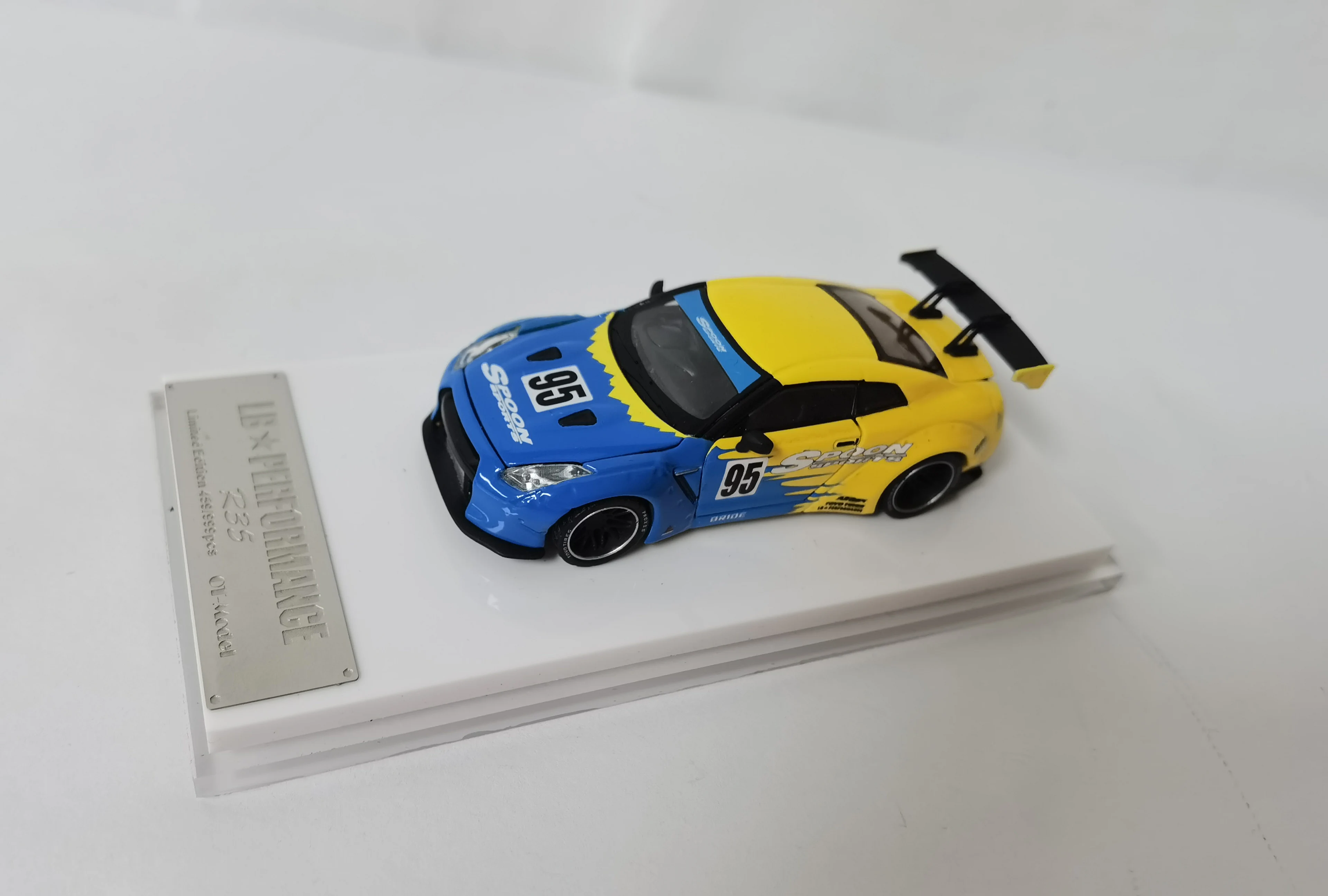 Alloy Model Cars Old time model 1/64 LB GTR R35 High wing yellow blue Spoon #95 Diecast For Collection