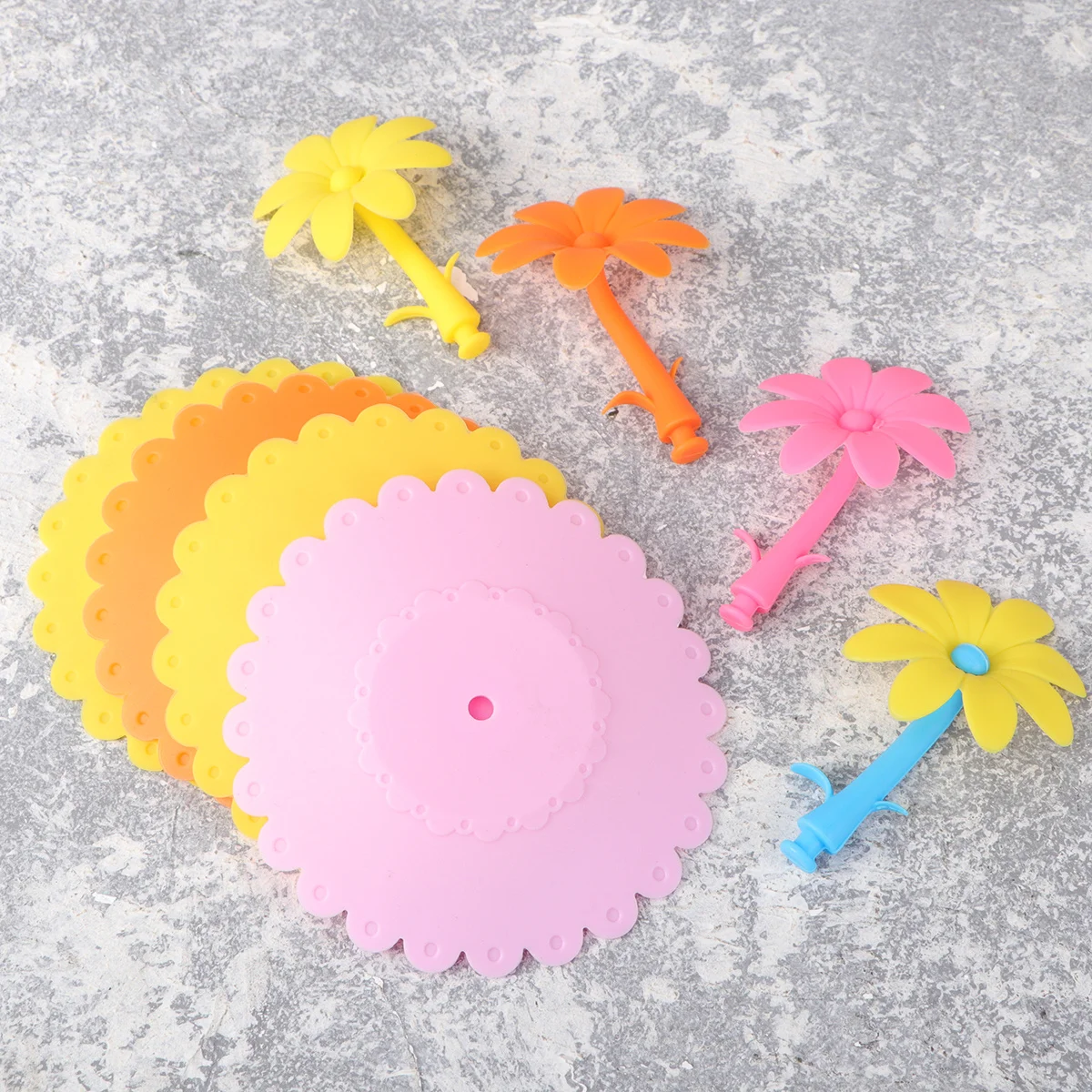 

4Pcs Sunflower Shaped Silicone Cup Lids Leak Proof Suction Seal for Mug Tumbler Ceramic Glass Plastic Cups Reusable Freshness