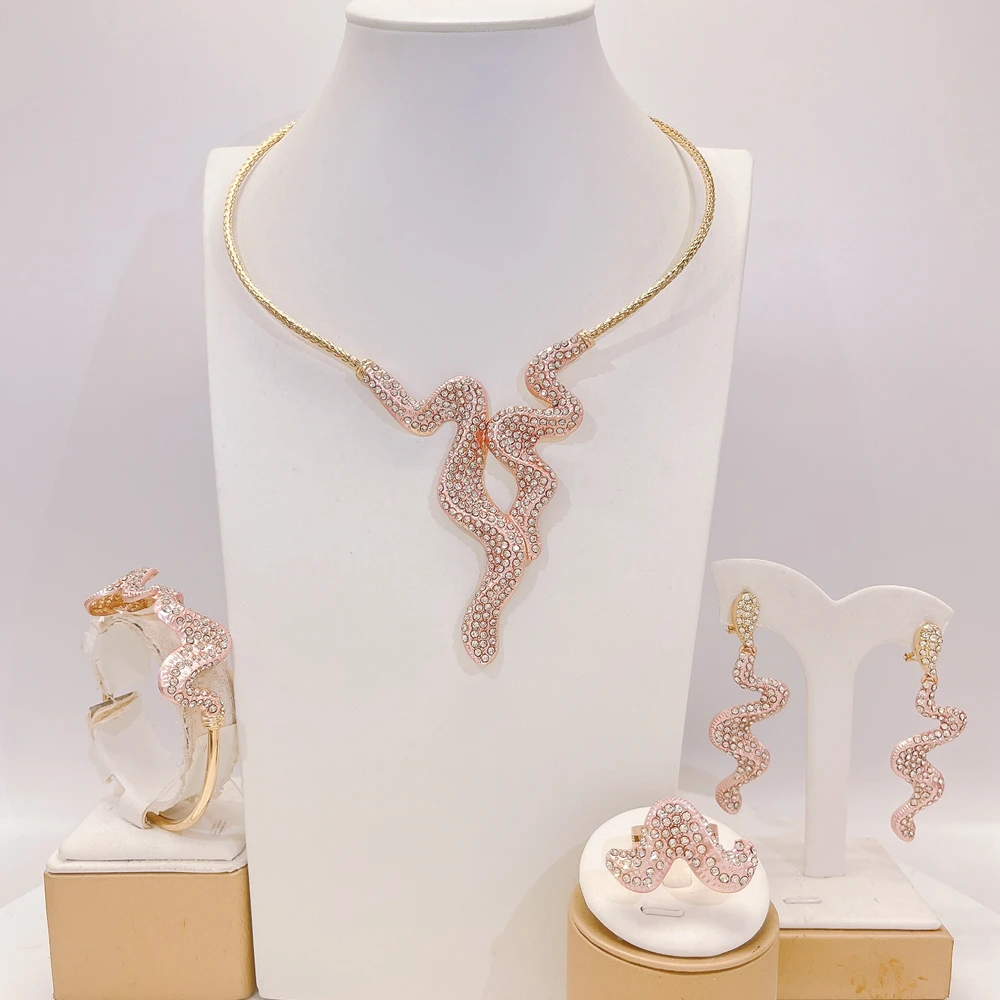 

Модный женский комплект украшений с позолотой, двухцветное V-образное ожерелье, популярные в Нигерии украшения.