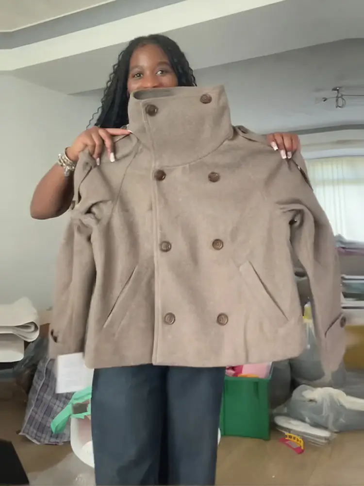เสื้อโค้ทผู้หญิงแฟชั่น คอตั้ง แขนยาว กระดุมสองแถว กระเป๋าแบบเรียบ สไตล์ลำลอง สำหรับผู้หญิง ฤดูใบไม้ร่วง ฤดูหนาว 2025  สตรีทแวร์ใหม่