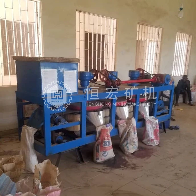 Separator magnetyczny trójtarczowy elektromagnetyczny do mineraliów manganowych, wolframowych i żelaznych, sprzęt do separatyzacji mineraliów magnetycznych.