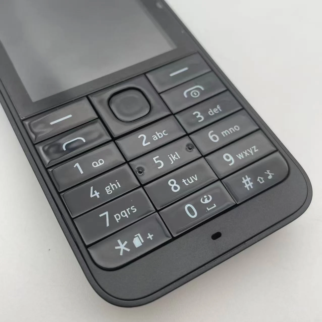 كاميرا أصلية غير مقفلة 220 بشريحتين 2.4 بوصة 1100 مللي أمبير في الساعة 2 ميجابكسل MP4 بلوتوث شحن سريع للهاتف المحمول بحالة جيدة