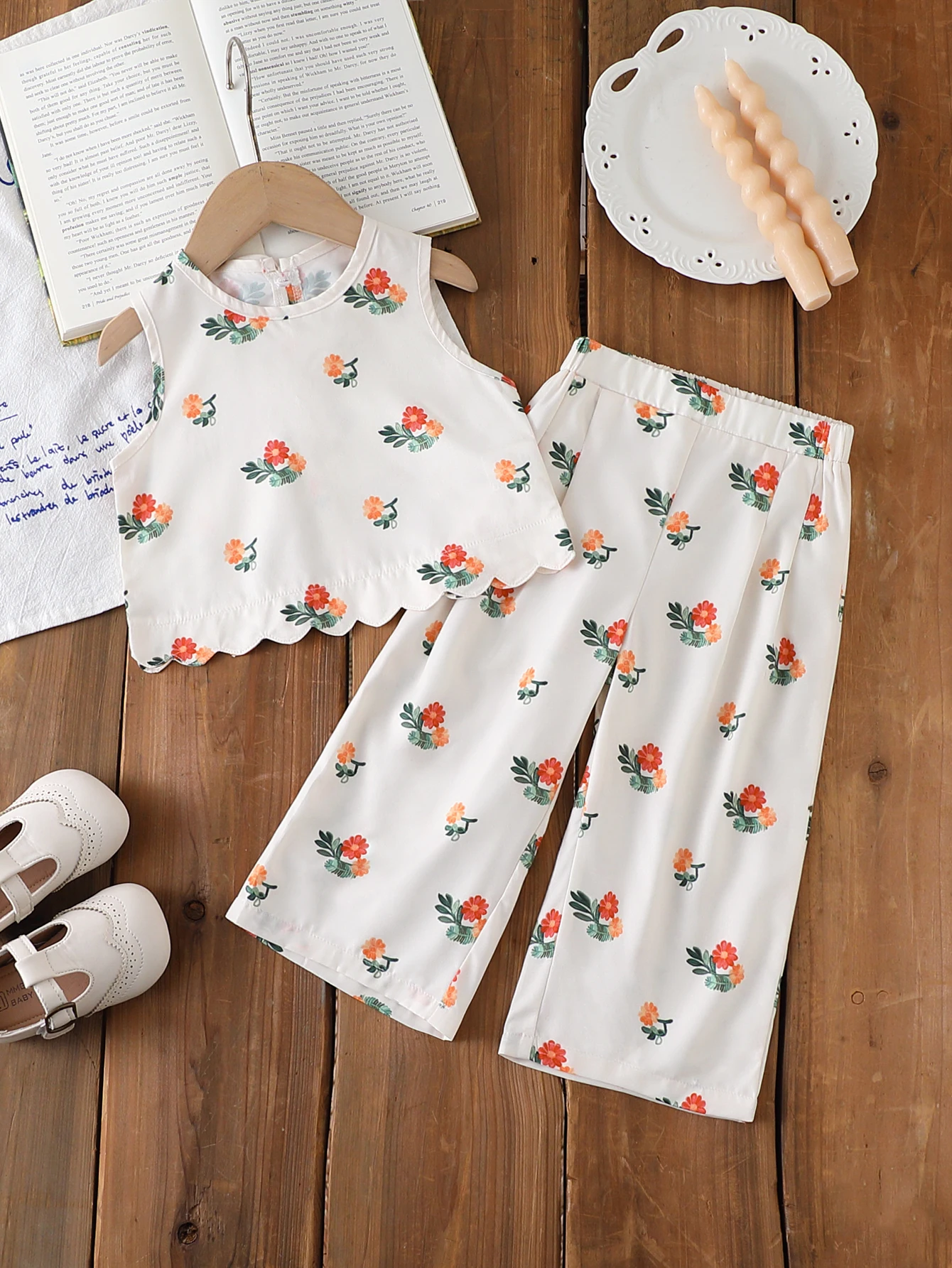 Cute Casual Summer Outfit for Baby Girl Two-Piece Floral Print Sleeveless Top And Pants Set