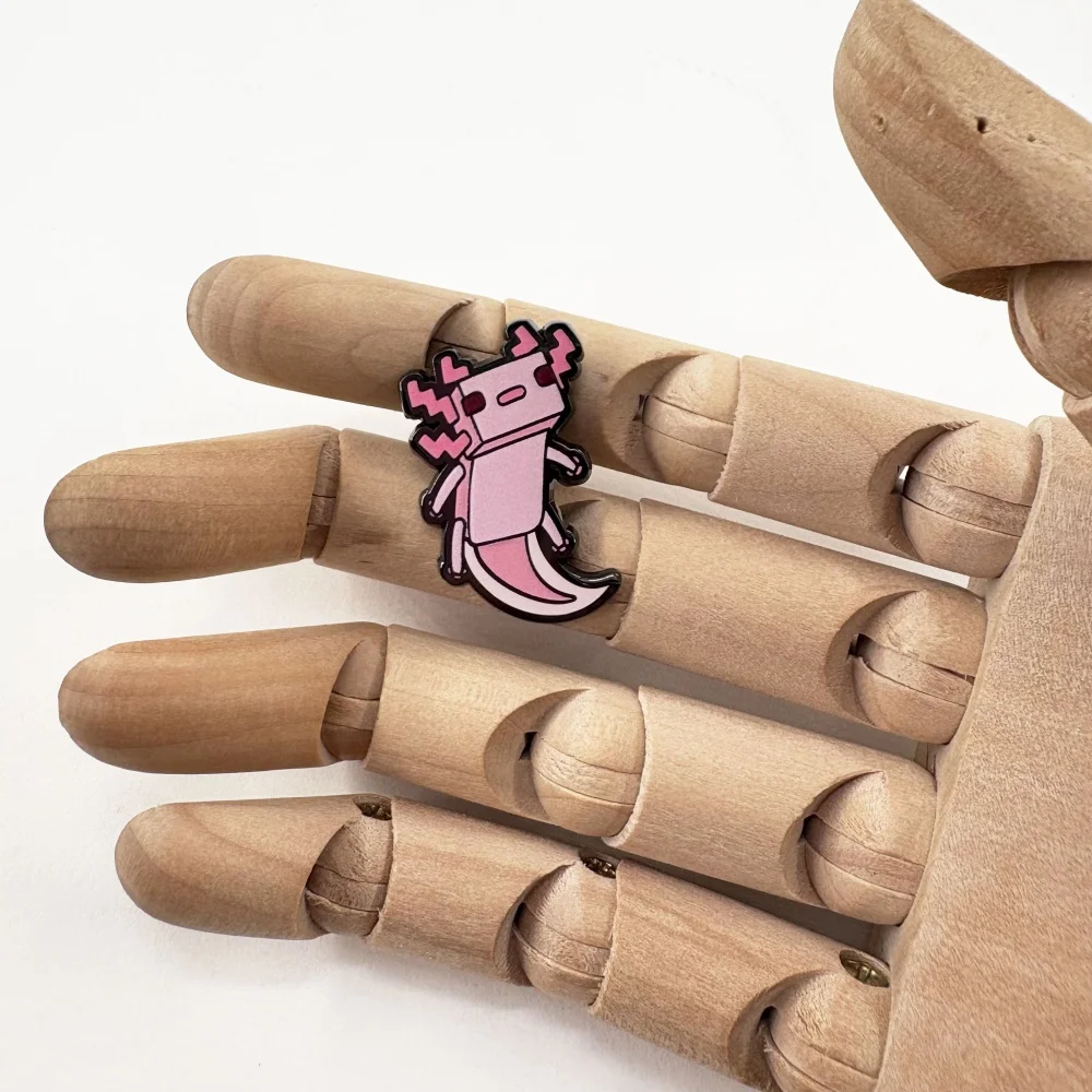 لعبة الوردي Axolotl بكسل السمندر المينا دبوس مسدس الأسماك بروش كتلة العالم البرمائية قزم شارة البحرية شيطان الملحقات