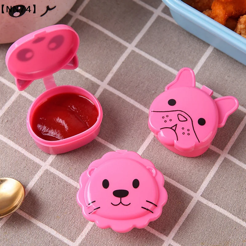 3Pcs Cartoon Sauce Bottle Mini Bento Box Portable Refillable Soy Sauce Box Tomato Salad Sauce Container Bento Box Accessories[J]