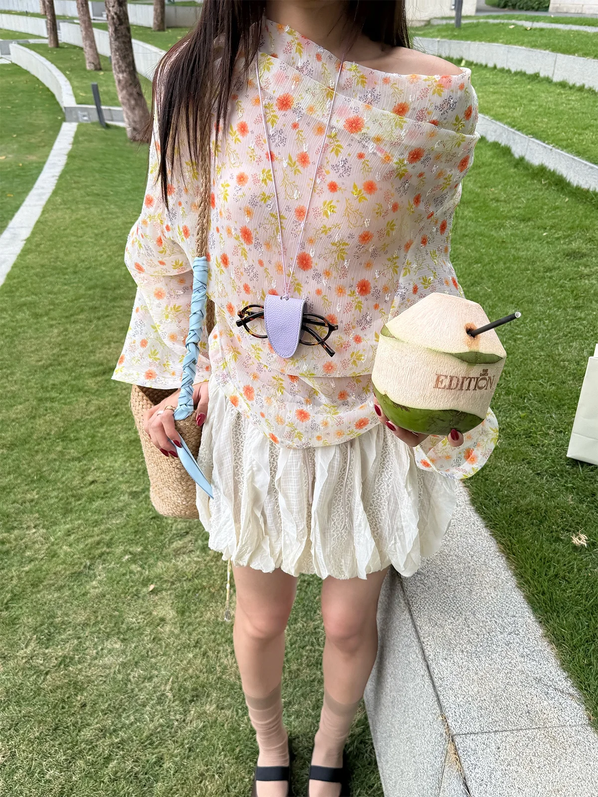 

Свободная блузка с длинными рукавами и жемчужным кружевом, приятная к телу, с принтом ромашек, в повседневном стиле, из полиэфирного волокна, стандартной длины, на пуговицах