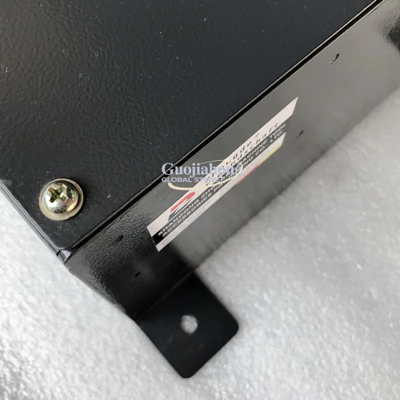 Fabrieksponsmachine Aangepaste CNC-machine voor metaalverwerking met 1 jaar garantie