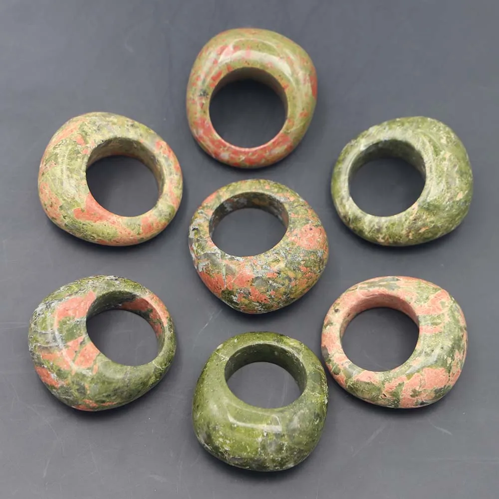 

Natural Gem Flower Green Flat Bead Big Hole Peace Buckle Ring Men's And Women's Fashion Trend Gift Pointing Jewelry Wholesale