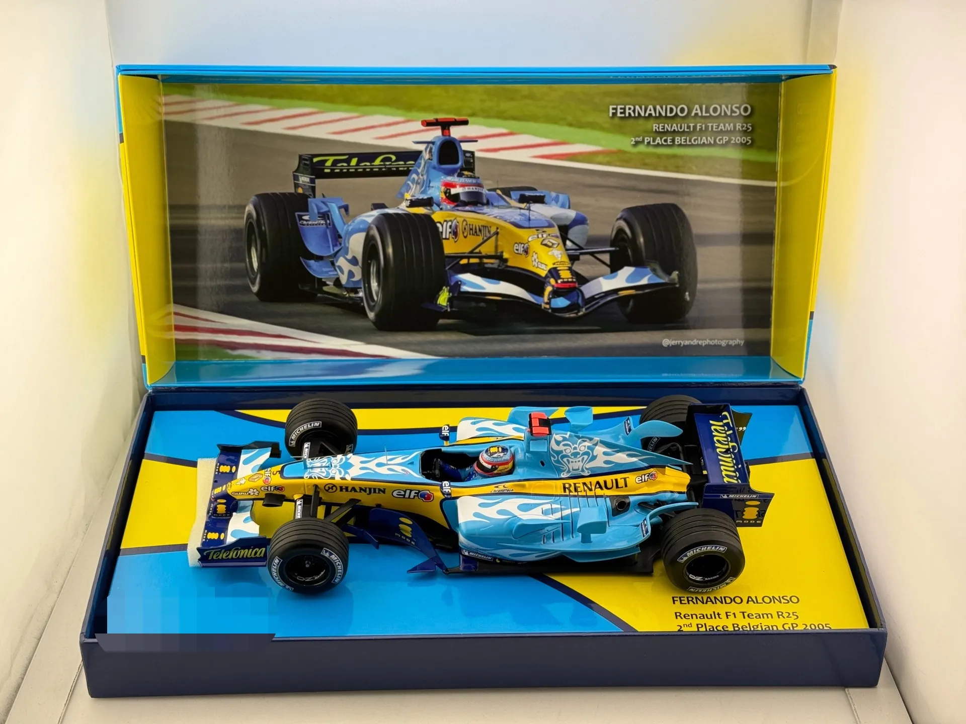 โมเดลรถเหล็กหล่อไดแคสต์ มินิแชนป์ส สเกล 1/18 เรโนลต์ ฟอร์มูล่า 1 รุ่น R25 ของสะสม ของเล่น ของที่ระลึก ของตกแต่ง