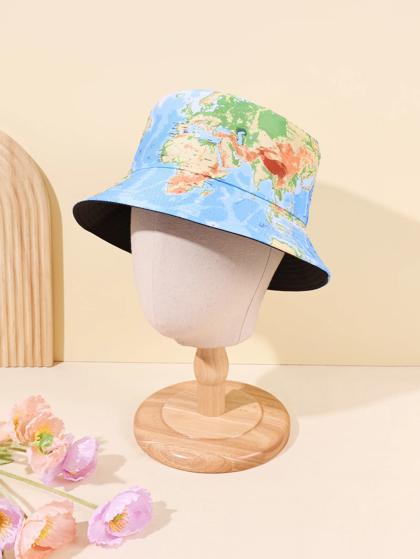 כובע מפת העולם