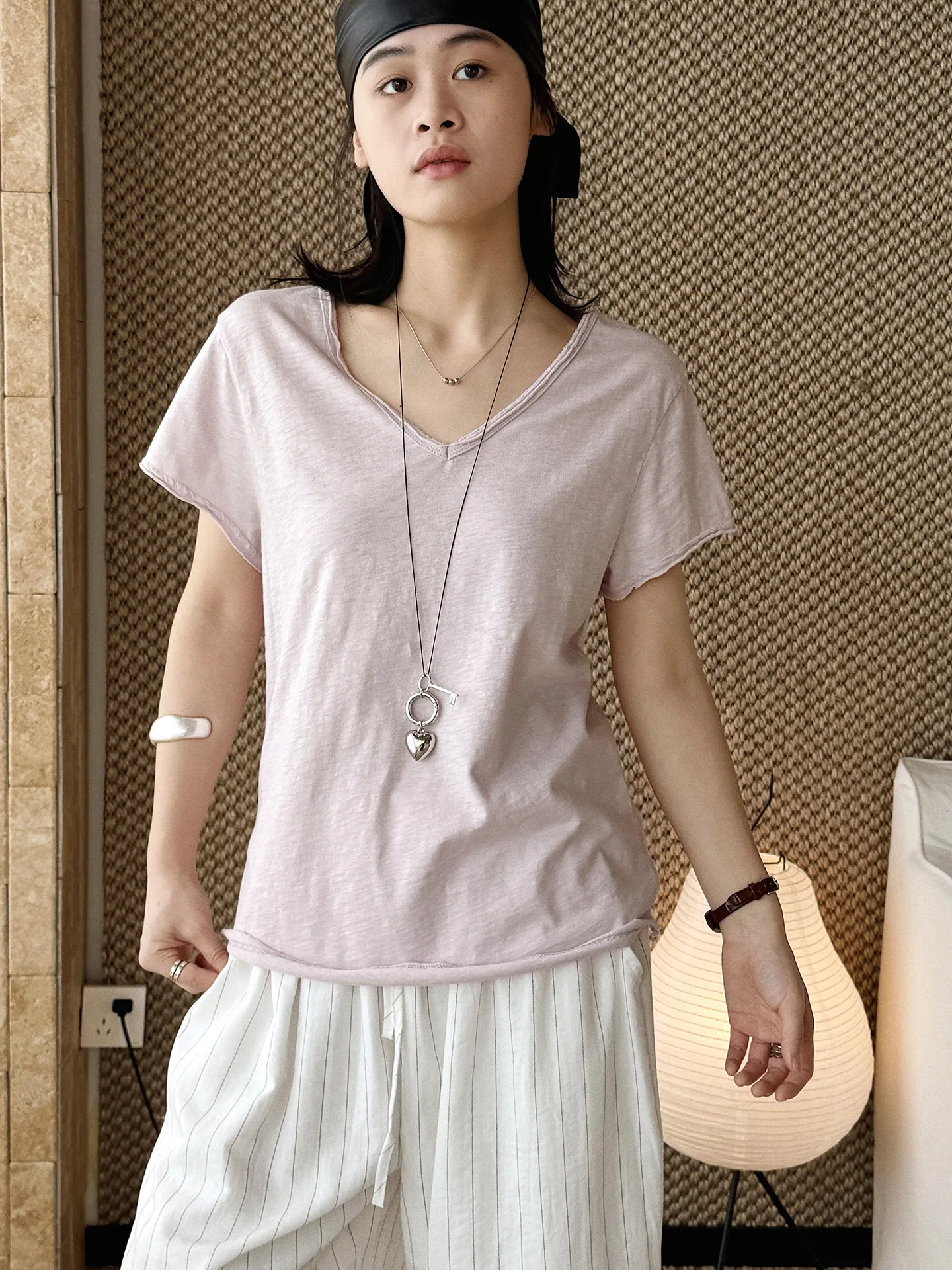 Summer new Korean style small V-neck rolled edge short sleeved T-shirt loose and slimming lazy top for women