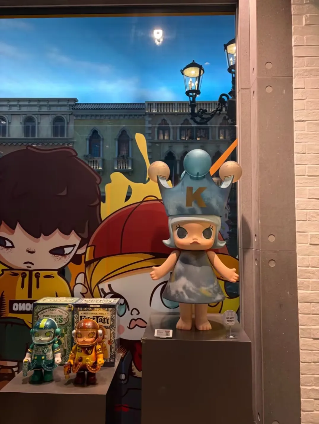 

POP MART MEGA ROYAL MOLLY 400% DIDI to Love Series Kawaii Anime Blind Box Action Figure - Surprise Mystery Collectible Toy