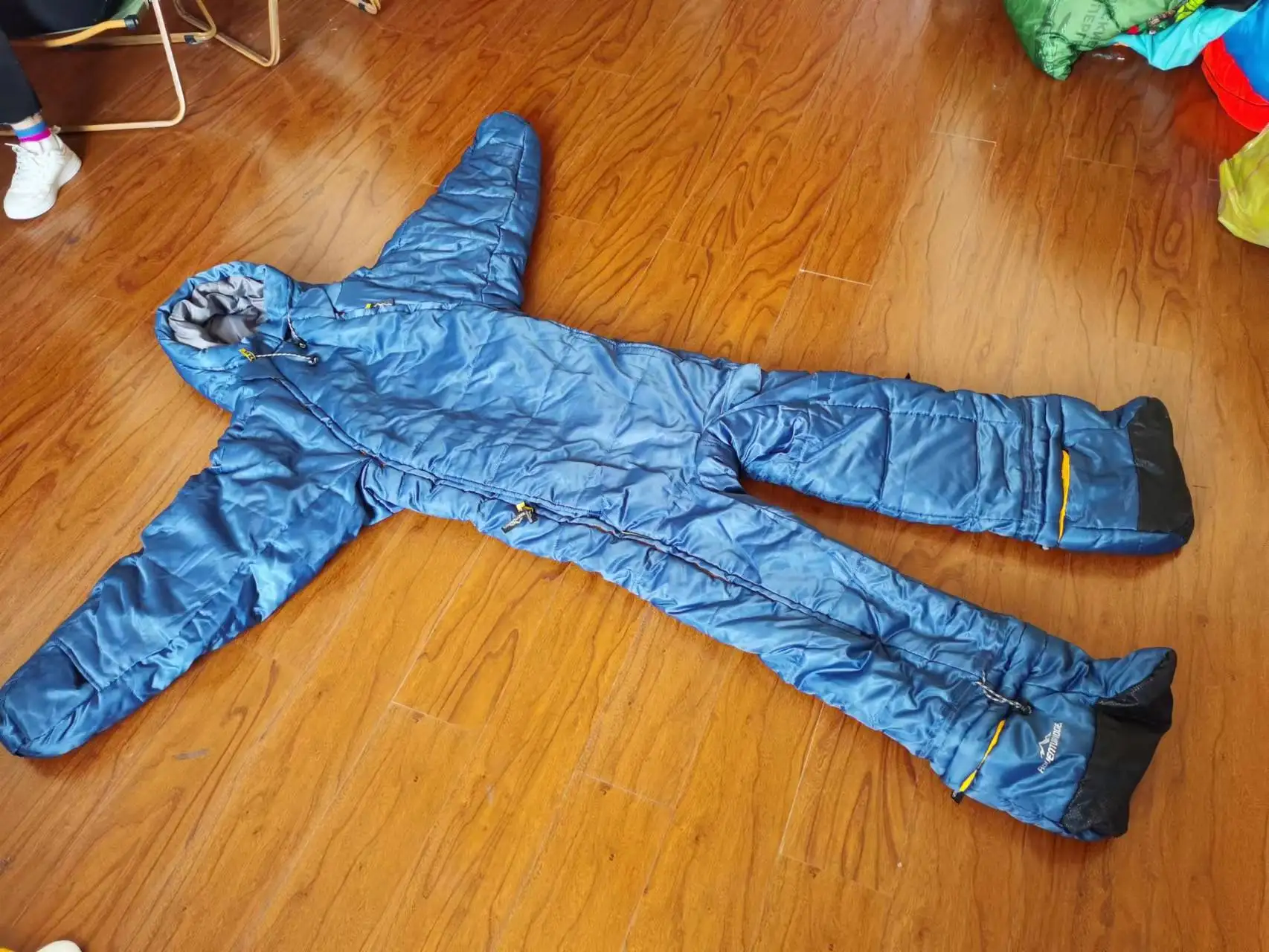 New Cold Weather Walking Wearable Sleeping Bag Winter Waterproof Human Sleeping Bags With Arms Legs