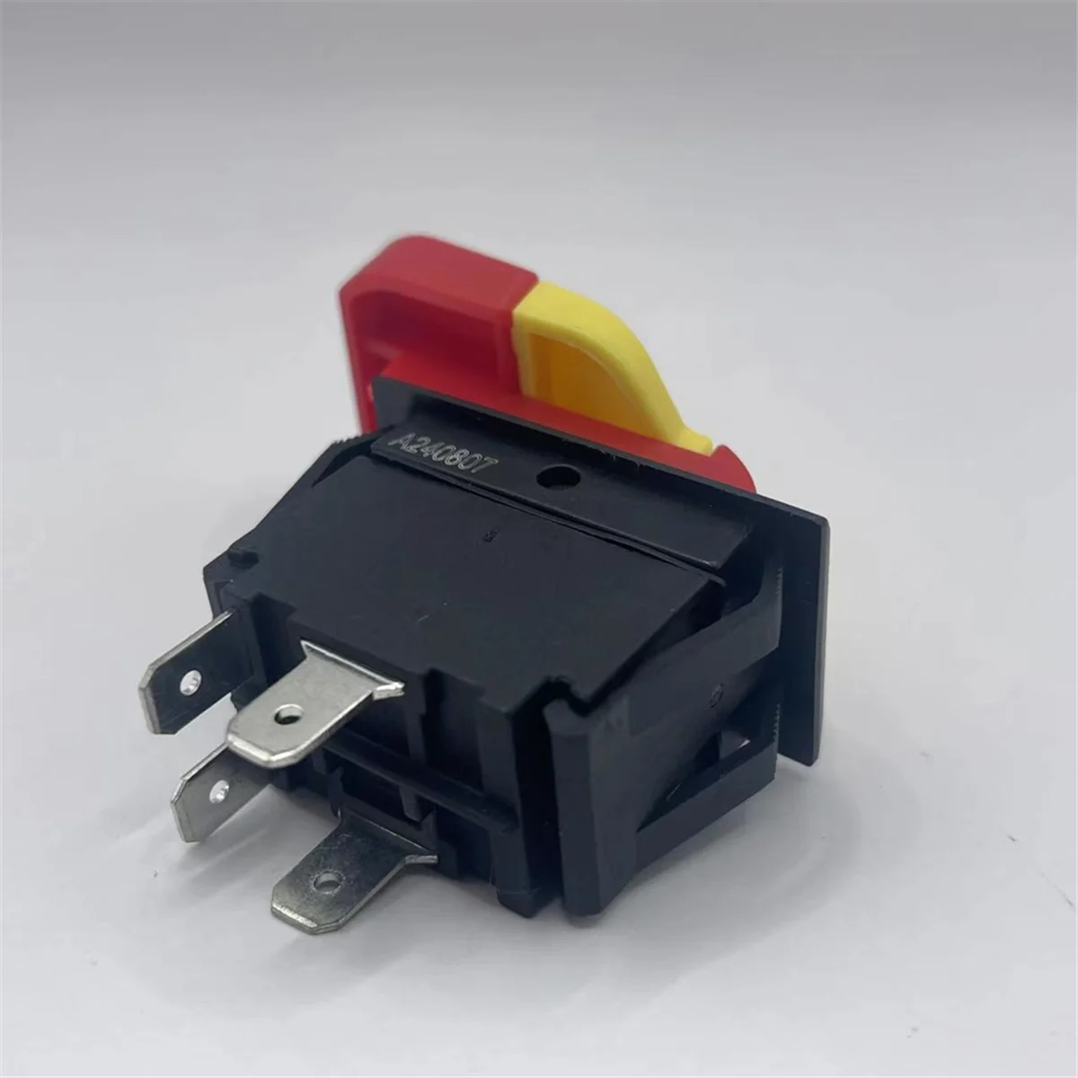 MLGB 125/250V 4 pines interruptor de botón electromagnético interruptores de llave apagados interruptores bipolares de un solo tiro HY18