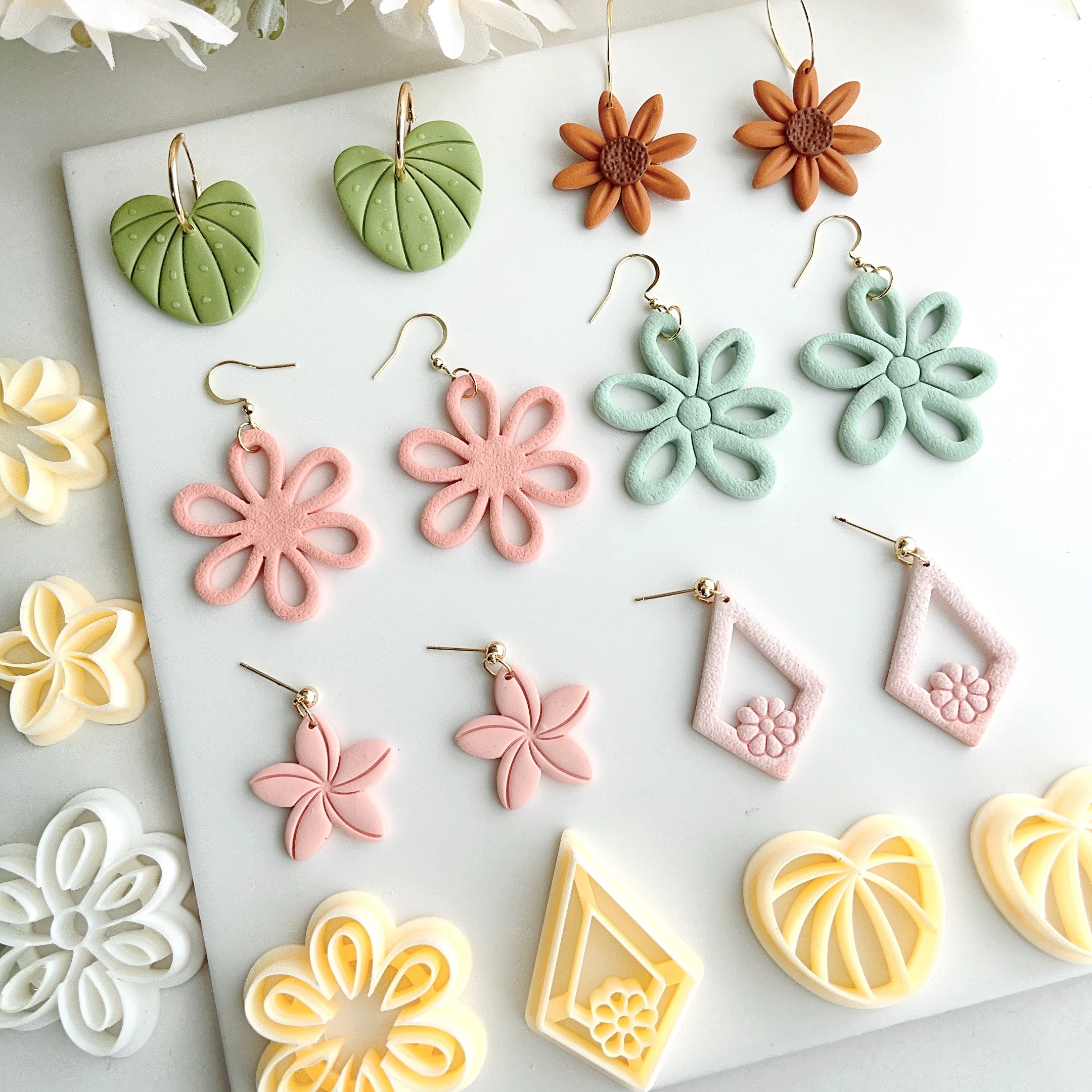 Daisy Sunflower Rose Polymer Clay Cutter 0.4mm Cut Flower Soft Pottery Mold DIY Earring Jewelry Pendant Cutting Die Mould Tools