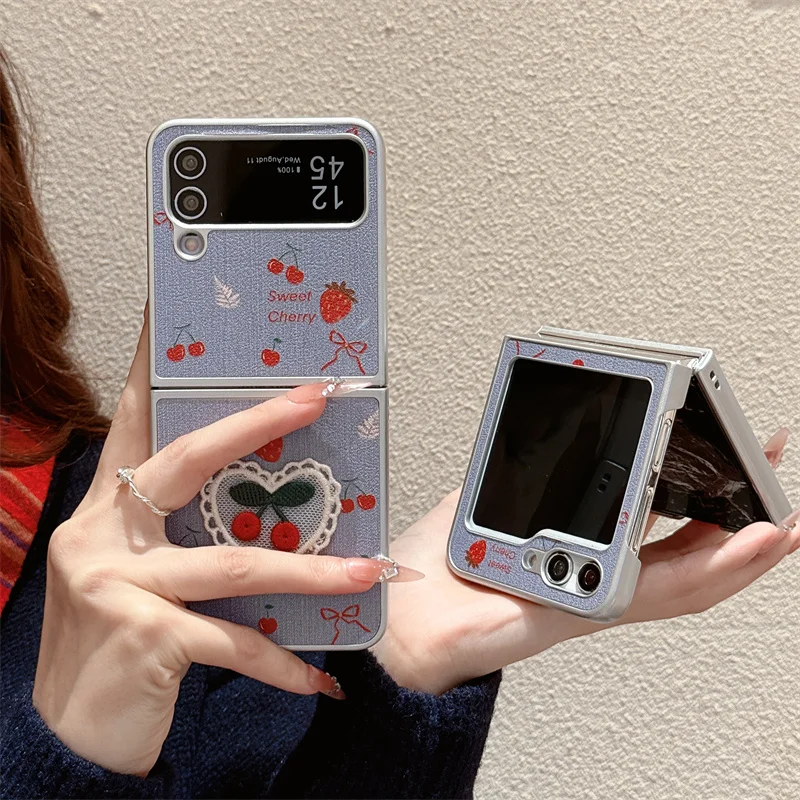 Korean Cute Cherry Phone Case For Samsung Z Flip 6 5 4 3 Cover with Chain Kawaii Protective Cases For Galaxy Z Flip4 Flip5 5G