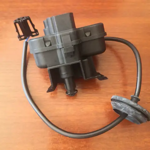 For VW Jetta Golf 7 Passat B7 Polo Skoda Rapid 5C6810773B/E/H 5C6810773A Car Fuel Tank Door Lock Motor Control Actuator