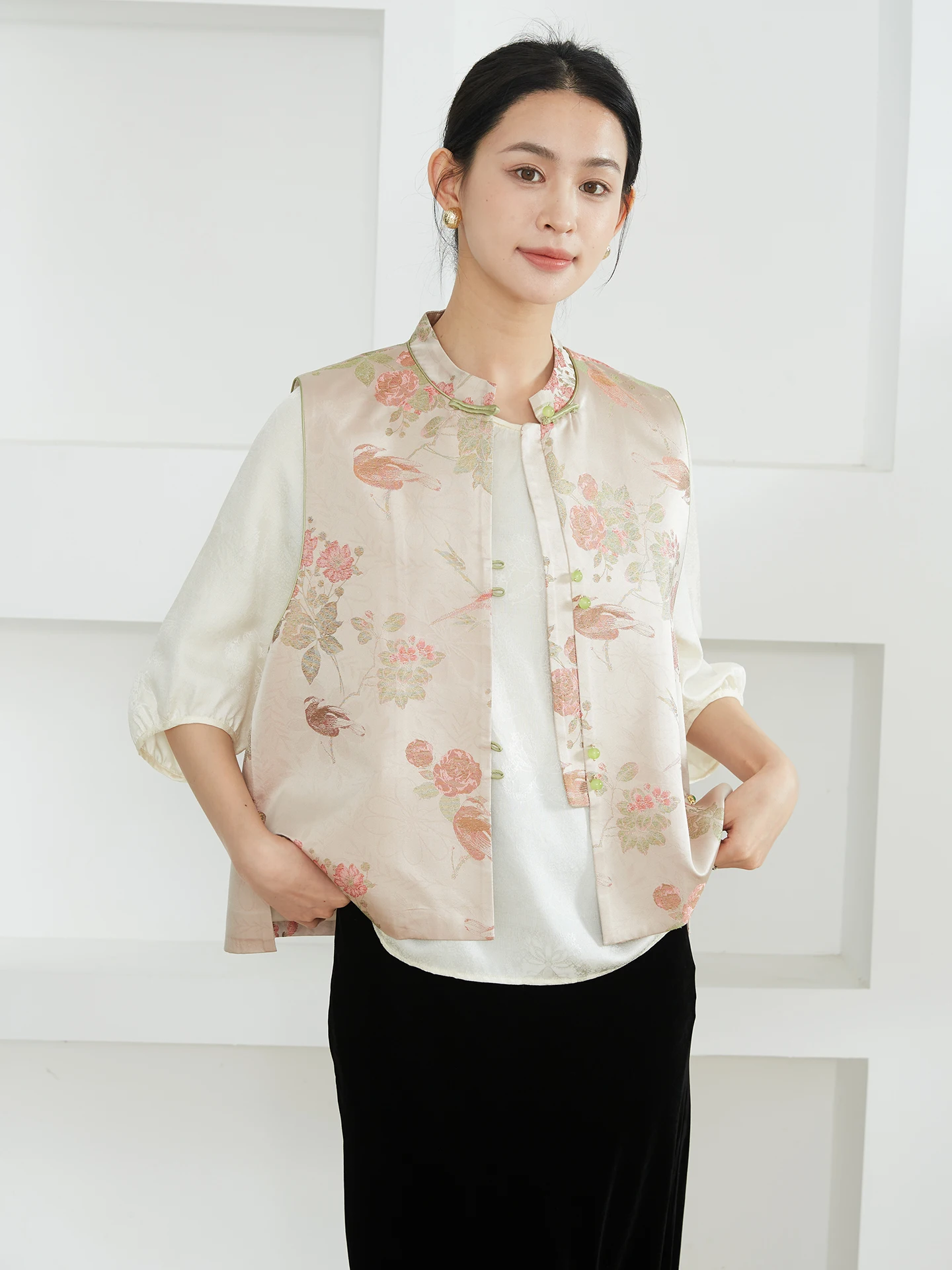

Loose Fit Silk Open Cardigan Women's Traditional Chinese Sle Svel Jaet with Stand Collar And Floral Embroidery