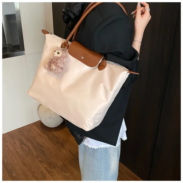 

Elegant Shoulder Bag By Luxury Brand - Women's Leather Messenger Bag with Practical and Stylish Features