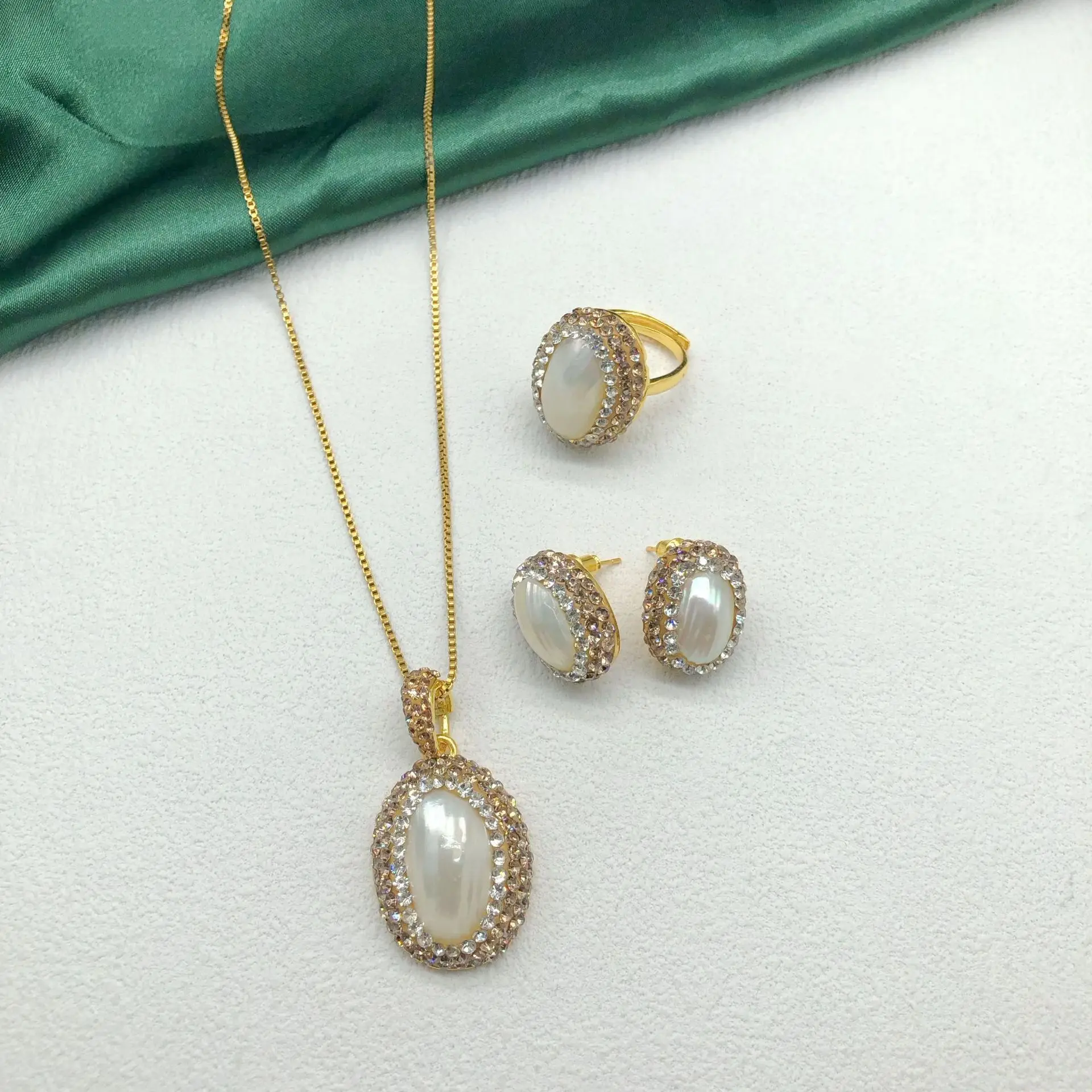 

Fashion Cubic Zirconia Natural Pearl Clavicle Chain Necklace Ring Small Stud Earrings Set for Women Party Gifts Accessory