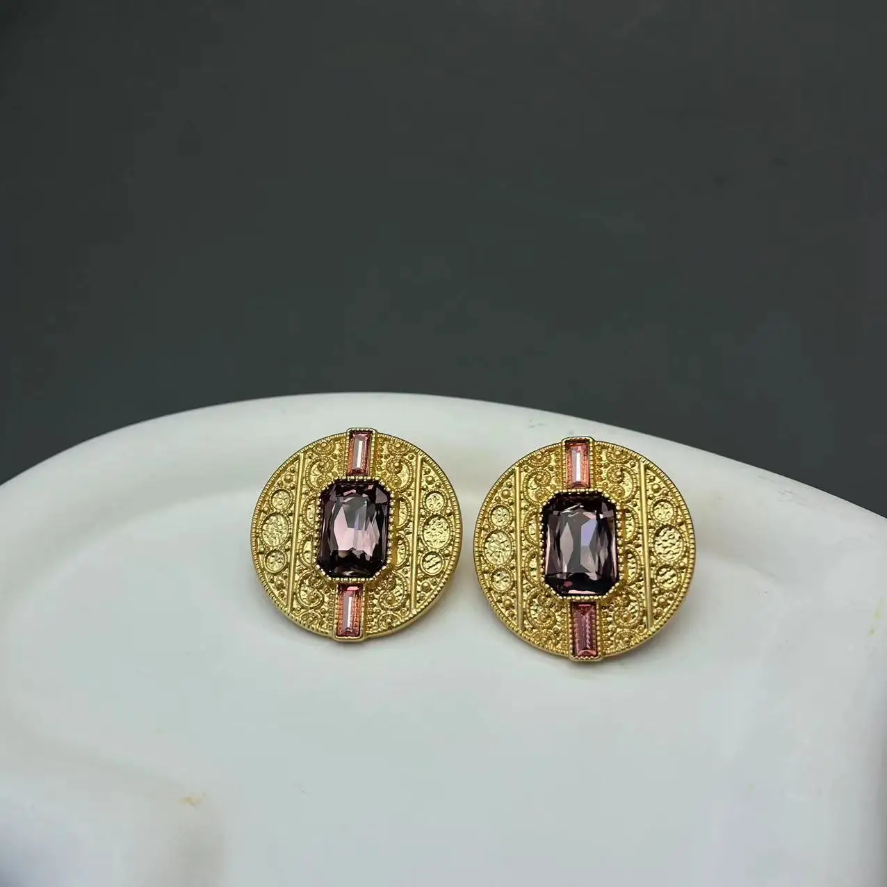 Medieval Vintage Standard Western Antique Earrings, Court Style Retro Temperament Light Luxury Versatile Gold-plated Earrings