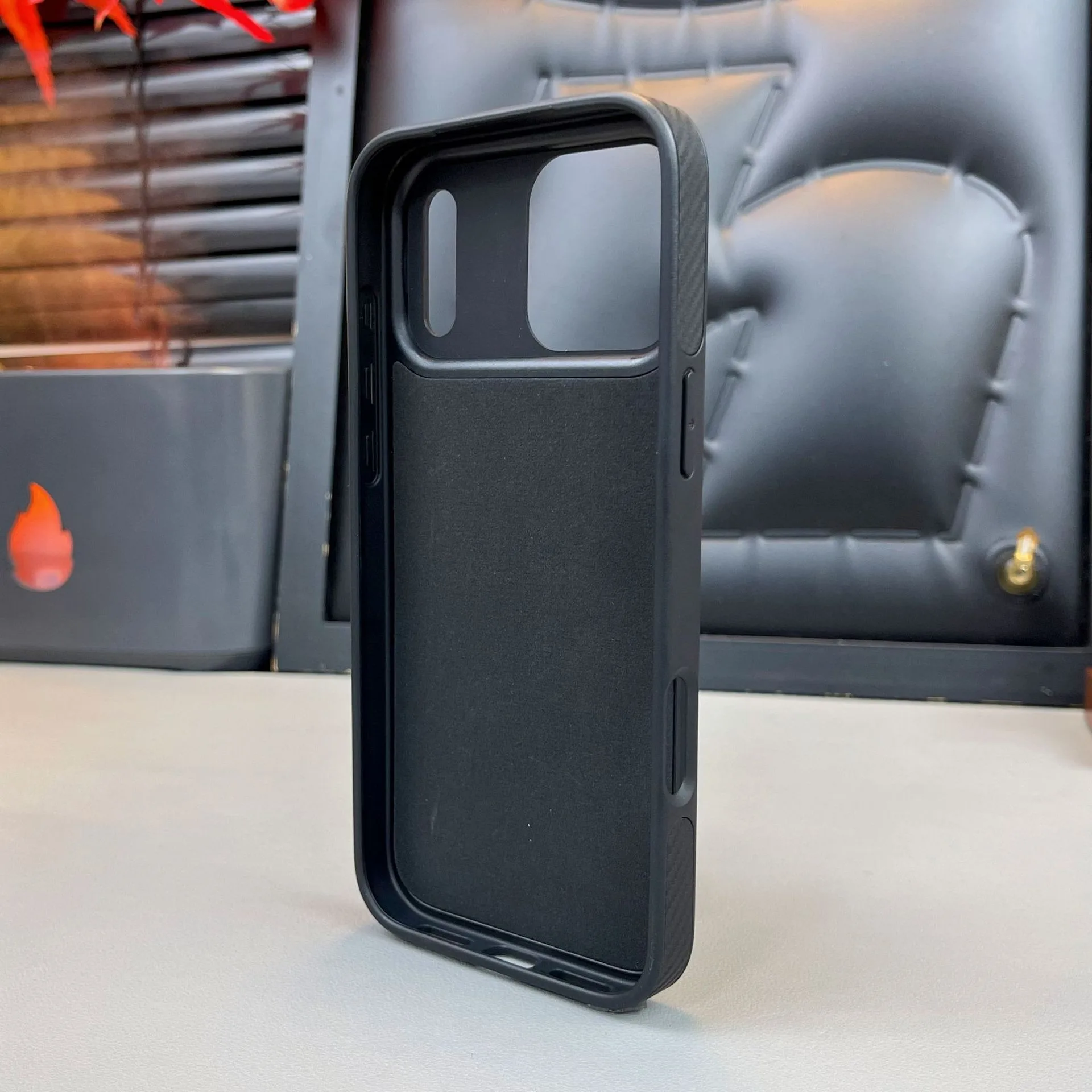Hochwertige Handyhülle aus Kohlefaser-Texturleder für Google Pixel 10 9 ProXL 10A 9A, kompatibel mit MagSafe Wireless Charger, stoßfeste Abdeckung. – Detail 8