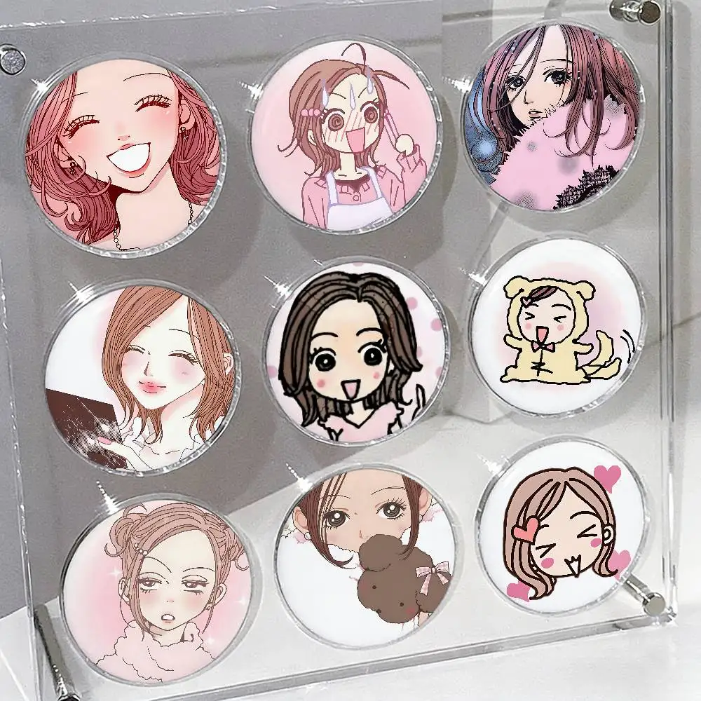 Bonitos pines de esmalte Hachi Kawaii, broche redondo hecho a mano, insignia de cosplay de L Killer Yagami Light, regalos de joyería para mochilas
