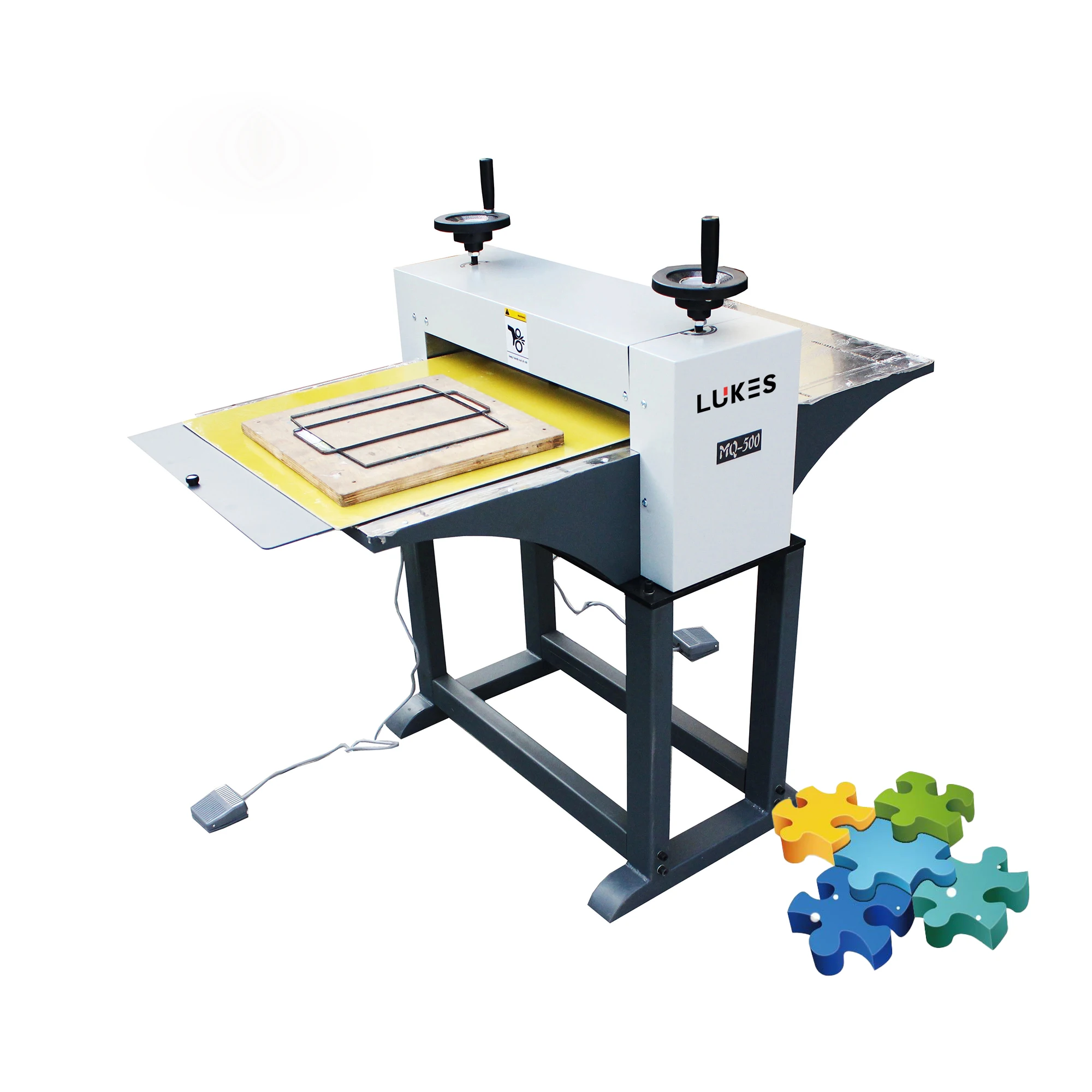 

MQ500 Small Computerized Electric Die Cutting Machine Schneider PLC 220V/50Hz AC 25m/min Speed For Puzzle Pizza Carton Envelopes