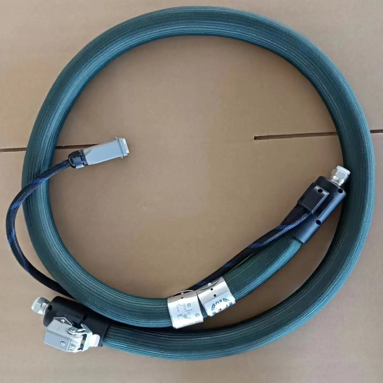 

136452 DN6 NTC Heated Hose Hardware 1.2 m Length Product