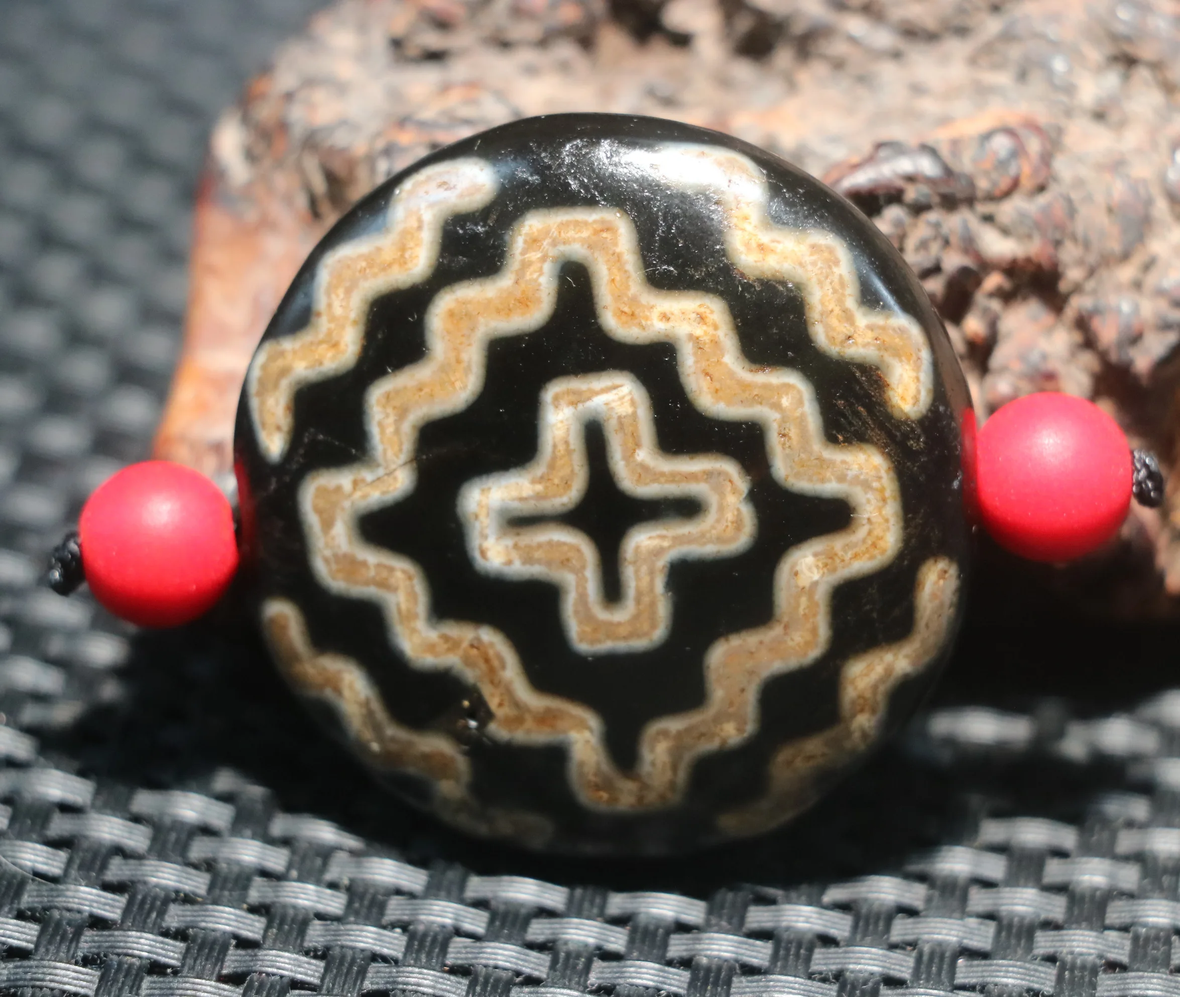 

Ultra Energy Power Tibetan Old Agate Cross Mark Kingkong Goat Eyed Round S dZi Bead Pendant Precious Jewelry