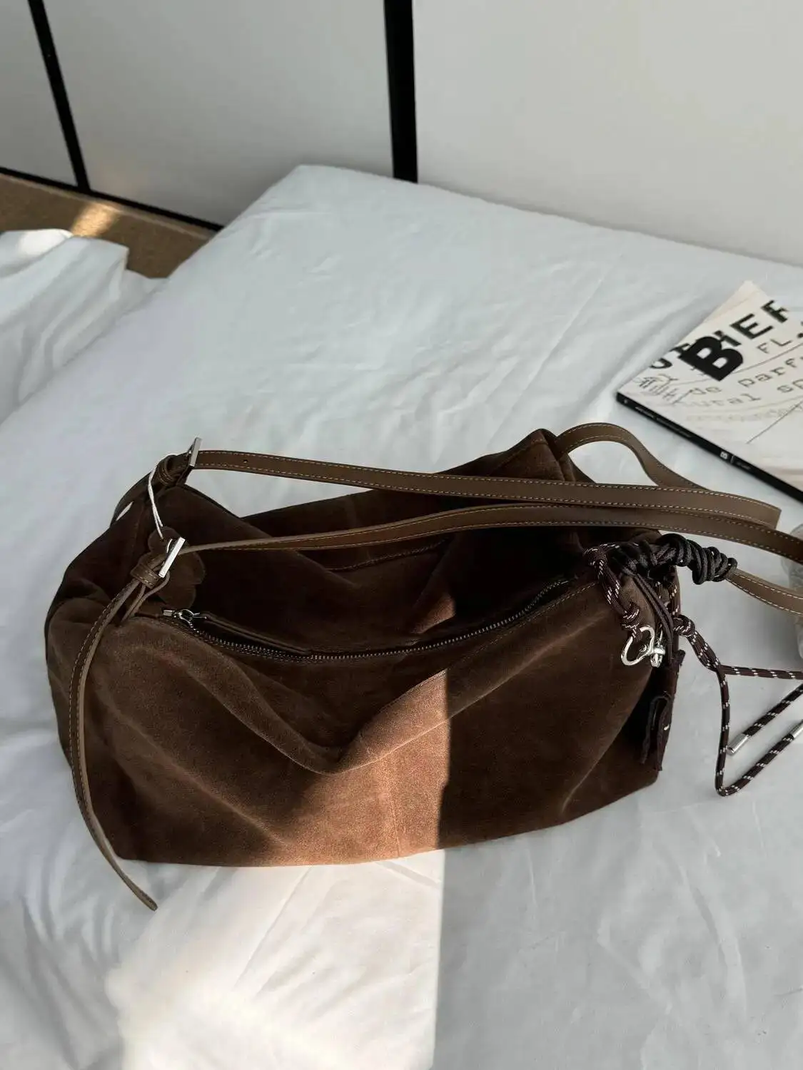 Bloom Vintage Large Capacity Tote Bag Women Retro Suede Casual Shoulder Bags Ladies Versatile Frosted Handbag Purse 2025 New