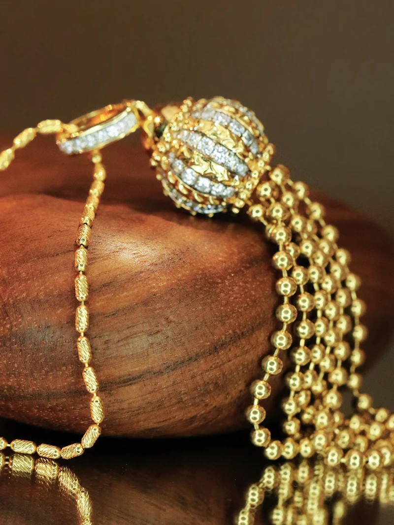 LUOWEND 100% 18K Yellow Gold Pendant Luxury Vintage Style Real Natural Diamond Tassels Shape Pendant for Women Fine Jewelry