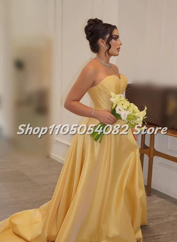 Customized luxurious Long Strapless Special Yellow Wedding Dress with Ruffles A-line Train Floor-length Luxurious Wedding Robe