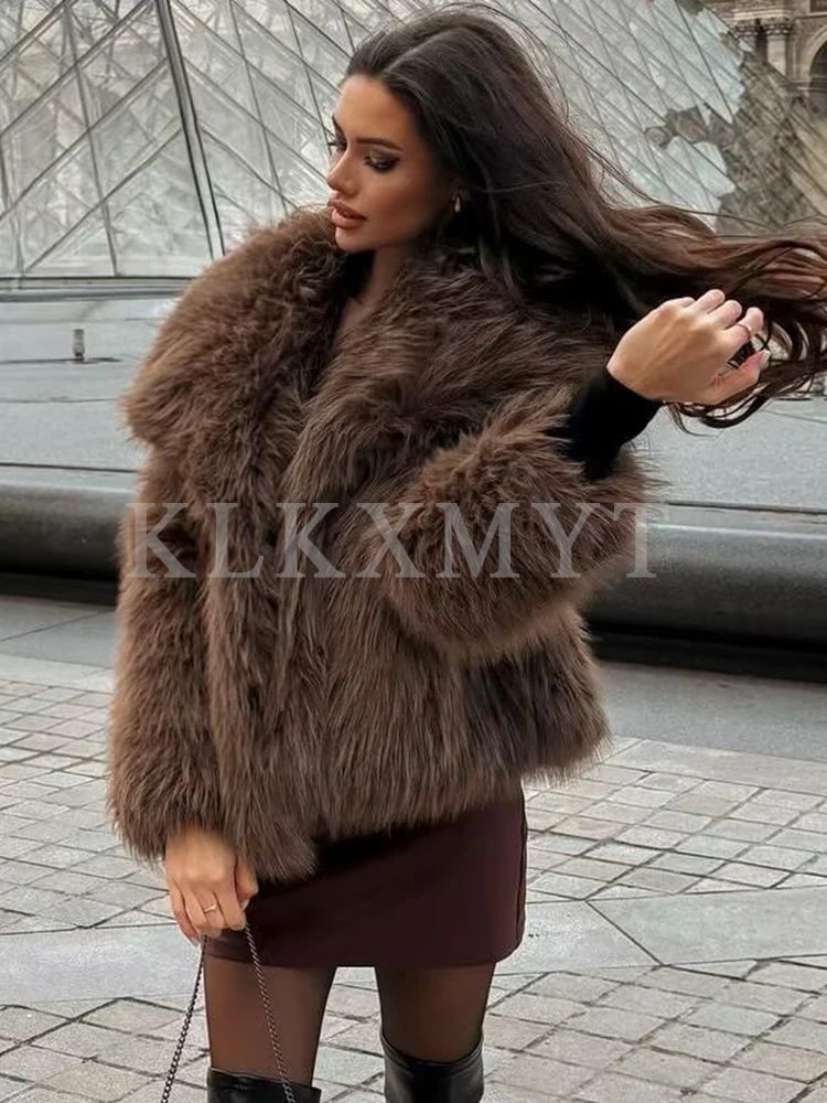 

Женская меховая куртка 2025 г., женская короткая куртка с длинным рукавом и пуговицами для отдыха, женская осенне-зимняя новая модная меховая верхняя одежда
