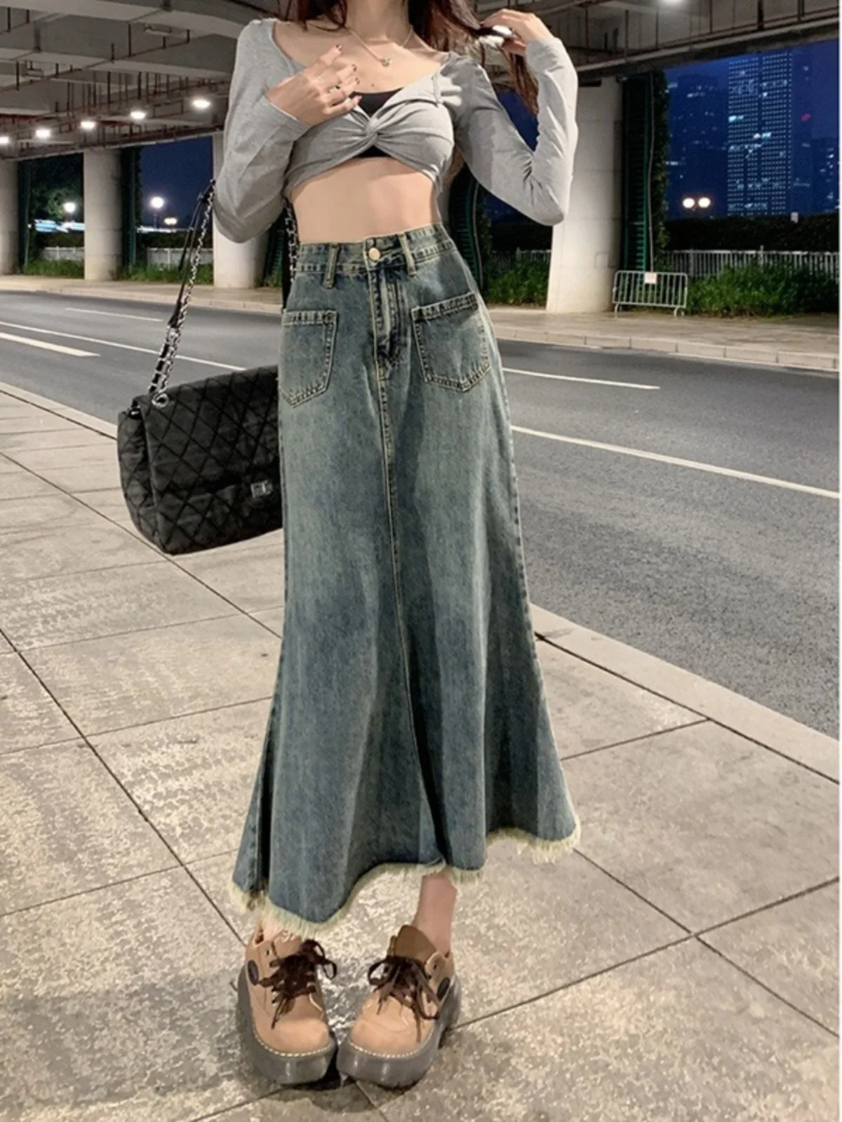 

Retro Hong Kong Style High Waist A-Line Skirt Women's Denim Midi Skirt with Frayed Hem Slimming Fish Tail Skirt
