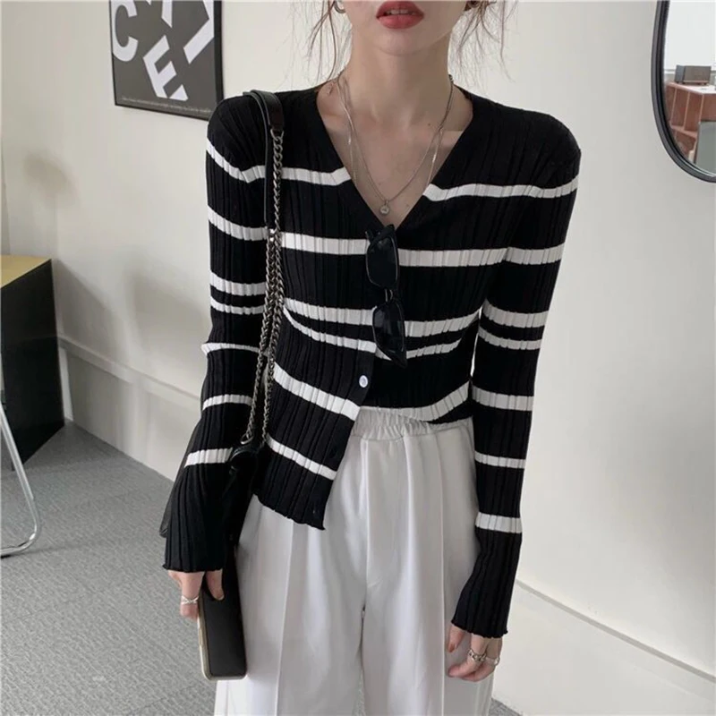 Y2k Stripe Women Cardigan Korean Knitted Slim Button Female Casual Tops Autumn New Fashion All Match Chic V Neck Ladies Crop Top