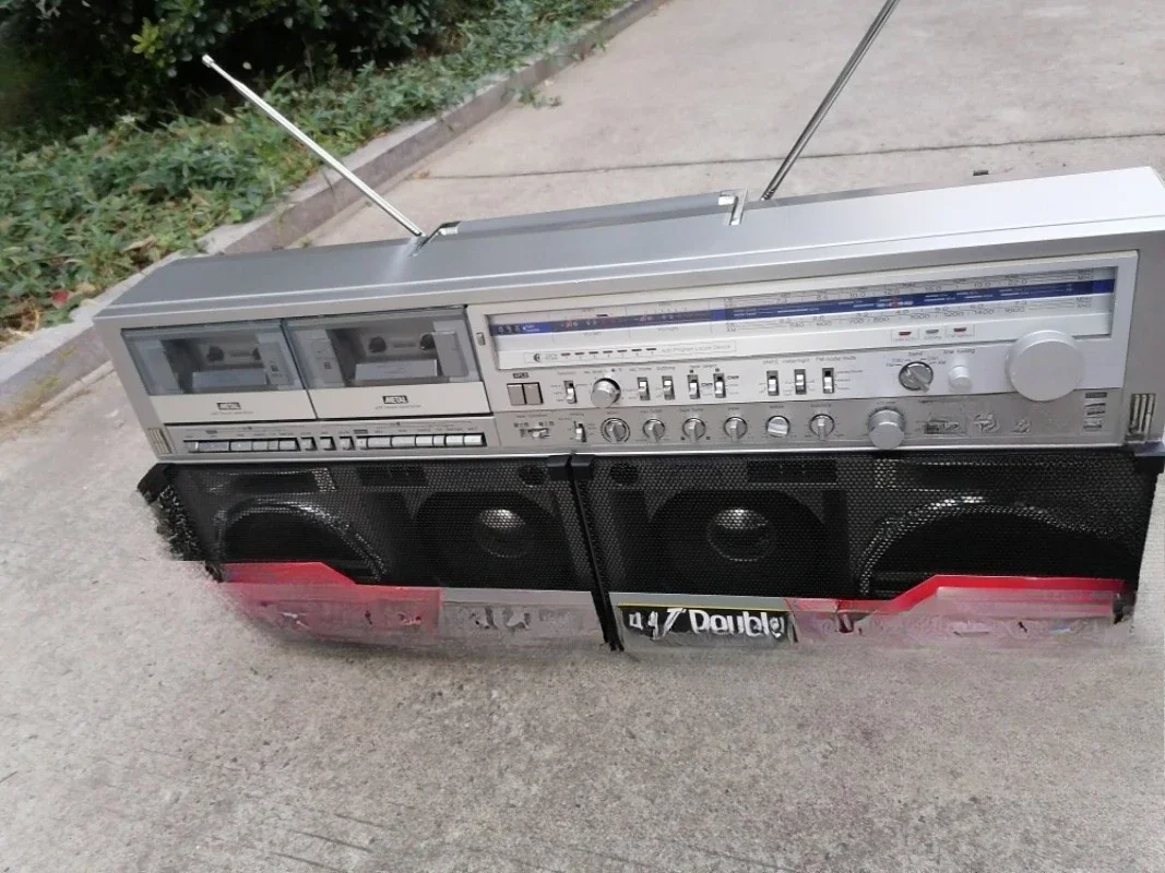 NEW It is suitable for one HARP777 tape recorder in stock, with normal function and dual card 6-speaker tape recorder.