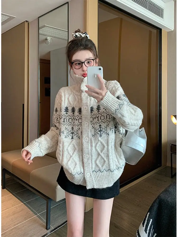 Cappotto maglione lavorato a maglia da donna con ricamo retrò collo alto cardigan aperto capispalla invernale caldo morbida fibra di poliestere