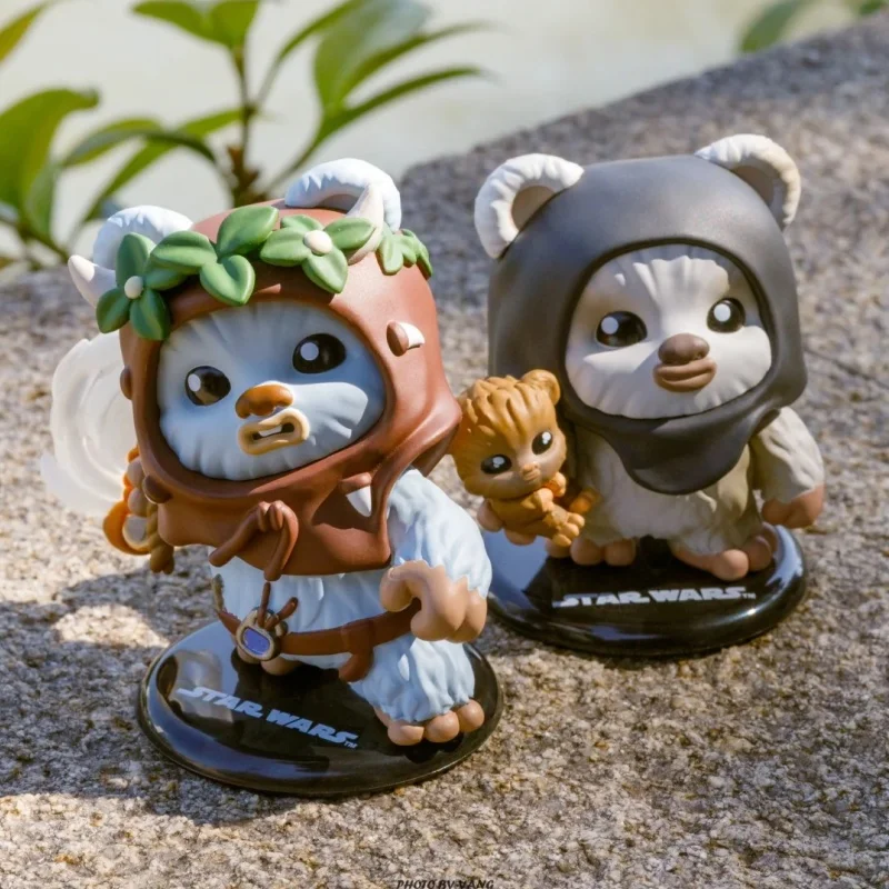 

Genuine New Arrival Hot Toys Star Wars Ewok Man Cosbi Series Blind Box Mini Version Doll Anime Figure Toy Surprise Birthday Gift