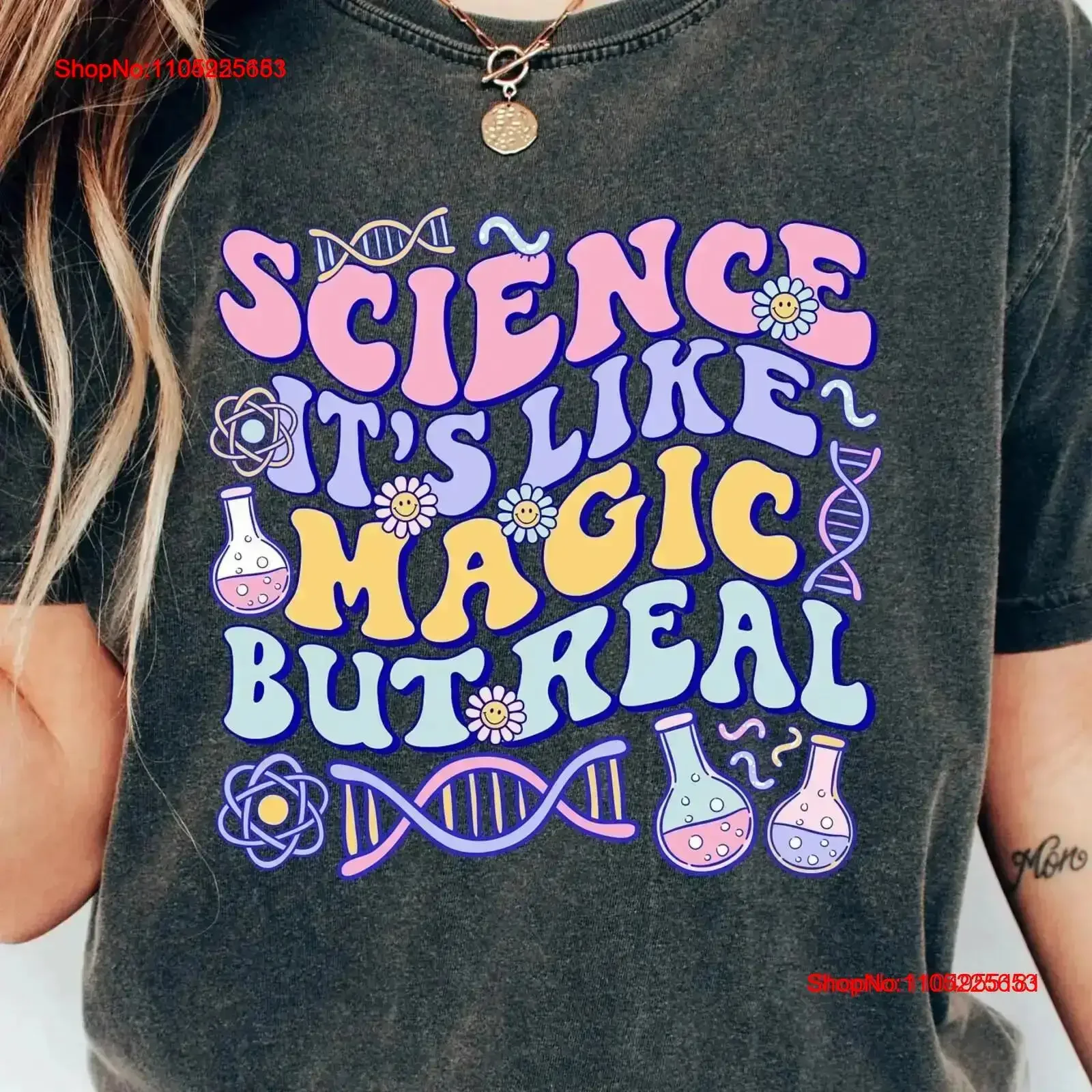 العلم إنه مثل السحر ولكن تي شيرت حقيقي للمعلم في اليوم الأول من المدرسة العودة إلى عتيق برسومات ناعمة مغسولة عتيقة