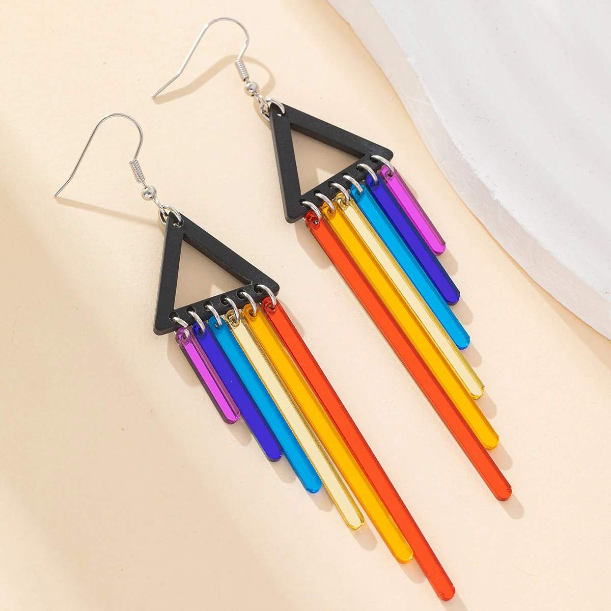 المألوف الأسود مثلث الإطار الملونة قوس قزح شرابة الأقراط شكل هندسي الاصطدام شرابات ملونة ، شخصية العصرية غير تصادم نمط