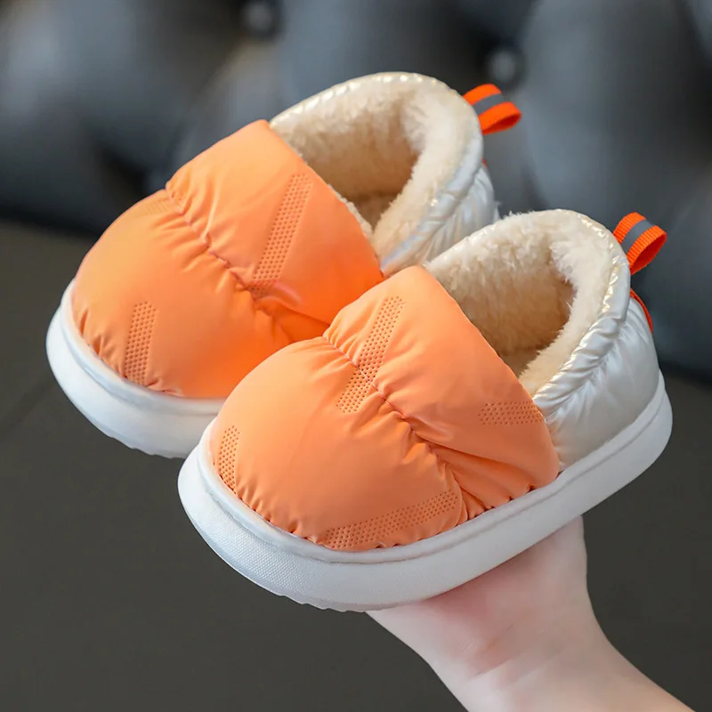 Winter Cotton Shoes Children Boys and Girls Antiskid Warm Down Cloth Waterproof Baby Shoes Home Cotton Slippers أحذية غير رسمية